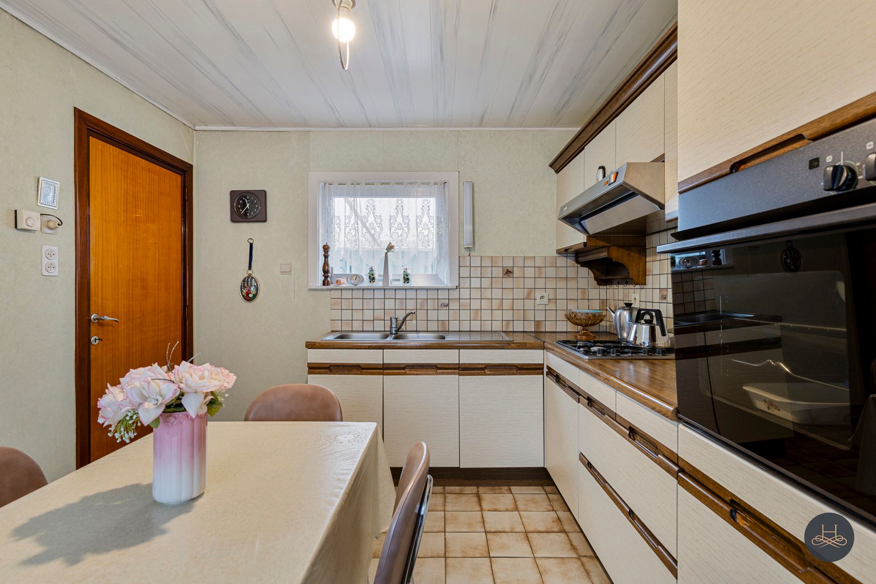 Vrijstaande, goed onderhouden woning in rustig straatje foto 11