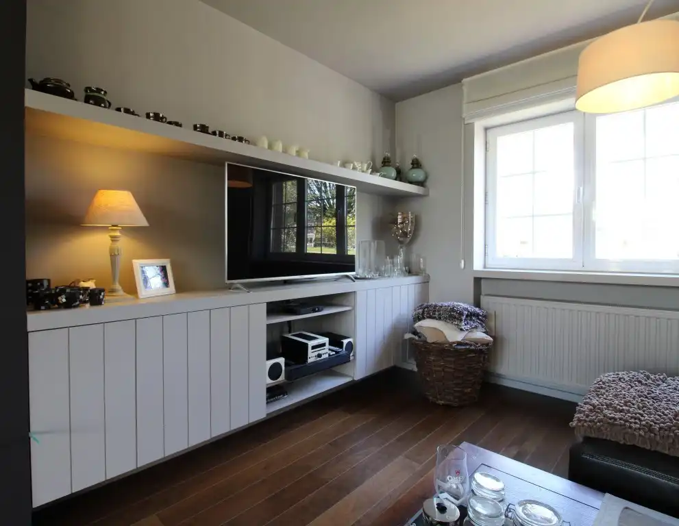 Prachtige instapklare woning gelegen in de wijk Bloemendaal  foto 3