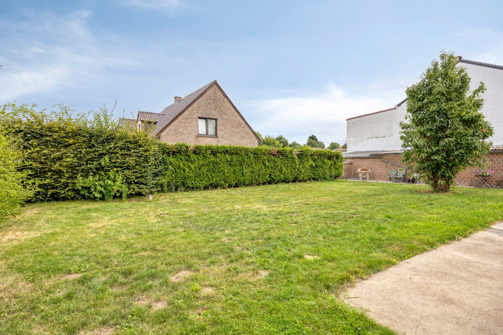 Grote woning met mooie tuin en 2 garages in Tongeren-Vreren foto 26