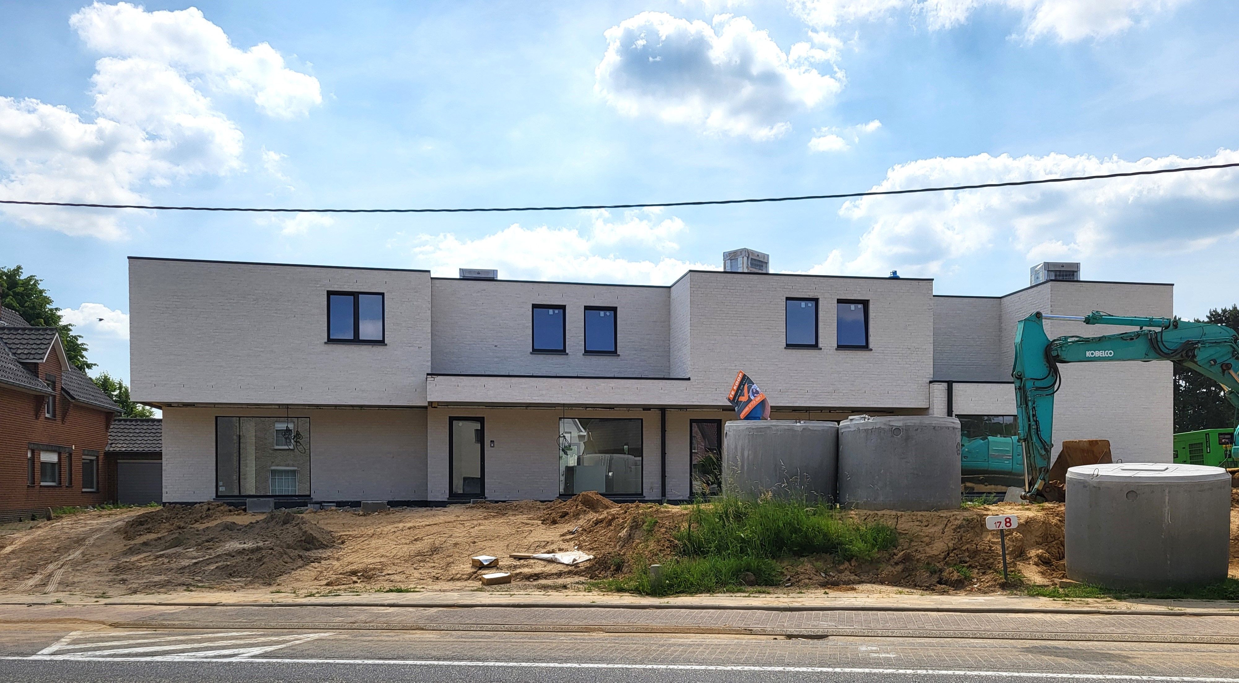 Woning 2 is een gesloten bebouwing  foto 2