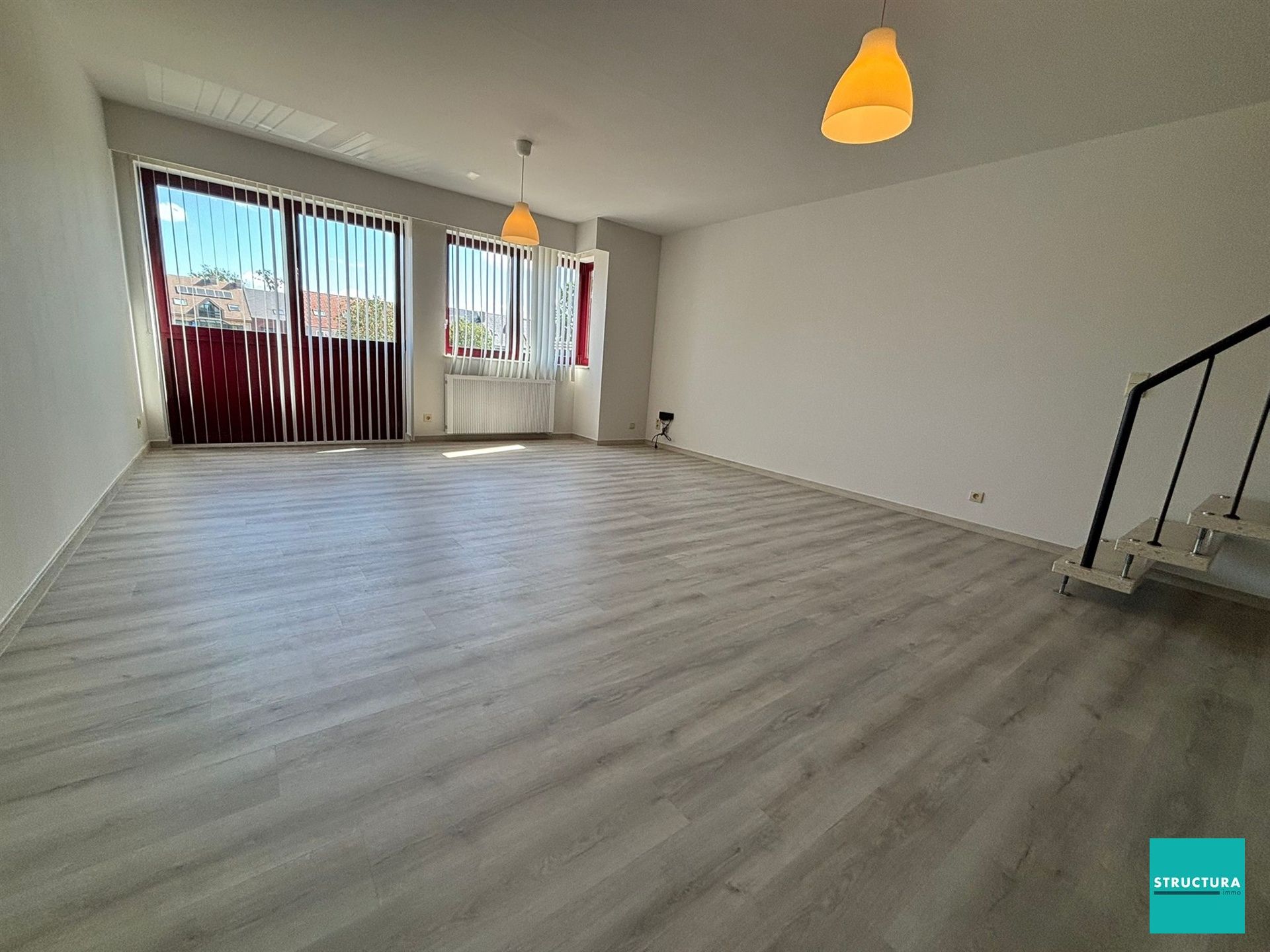 Gerenoveerd duplex appartement met ruim terras foto 2