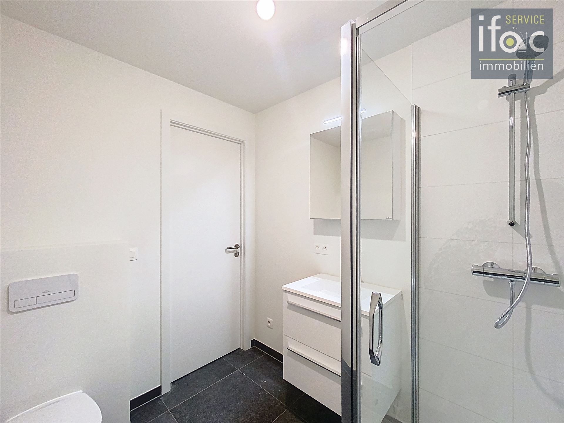 Nieuwbouw appartement met terras en ondergrondse staanplaats foto 13