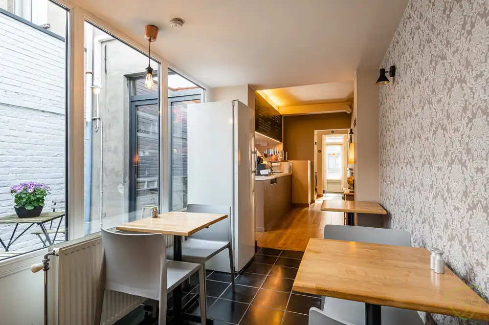 Ruime woning met zonnige tuin en veel potentieel in de Desire Goethalsstraat foto 4