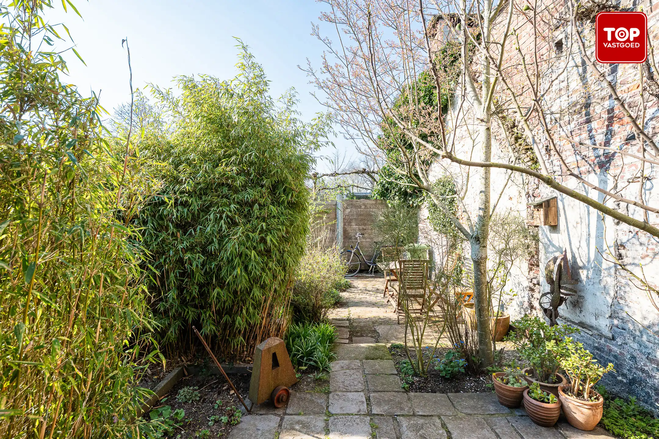 Authentieke en ruime woning met 3 slaapkamers, groot atelier en zonnige tuin foto 27