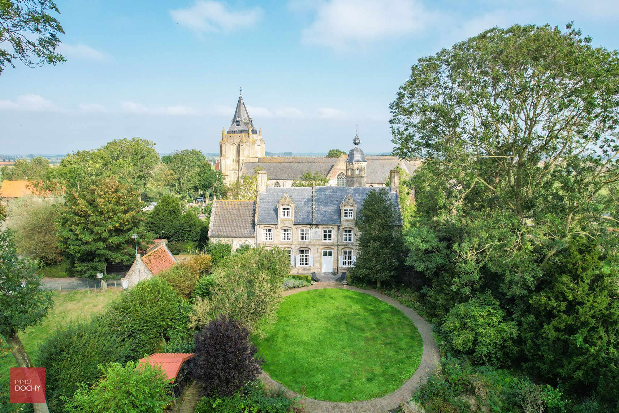 Zeer rustig gelegen, volledig gerestaureerd landhuis (voormalige pastorij) te Houtem foto 7