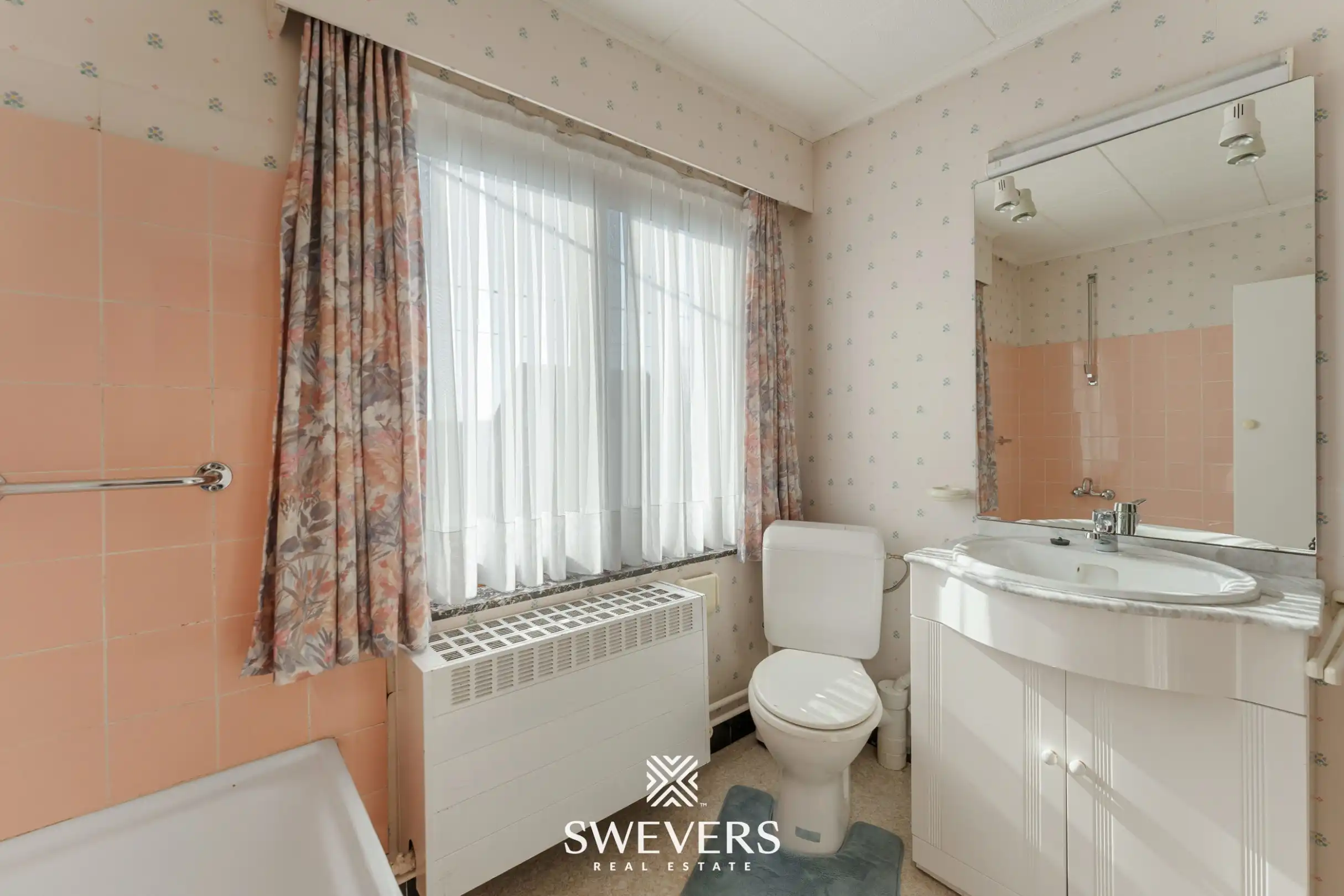 Te renoveren woning met 4 slaapkamers, grote tuin en omliggende velden op rustige ligging nabij centrum Diepenbeek foto 24