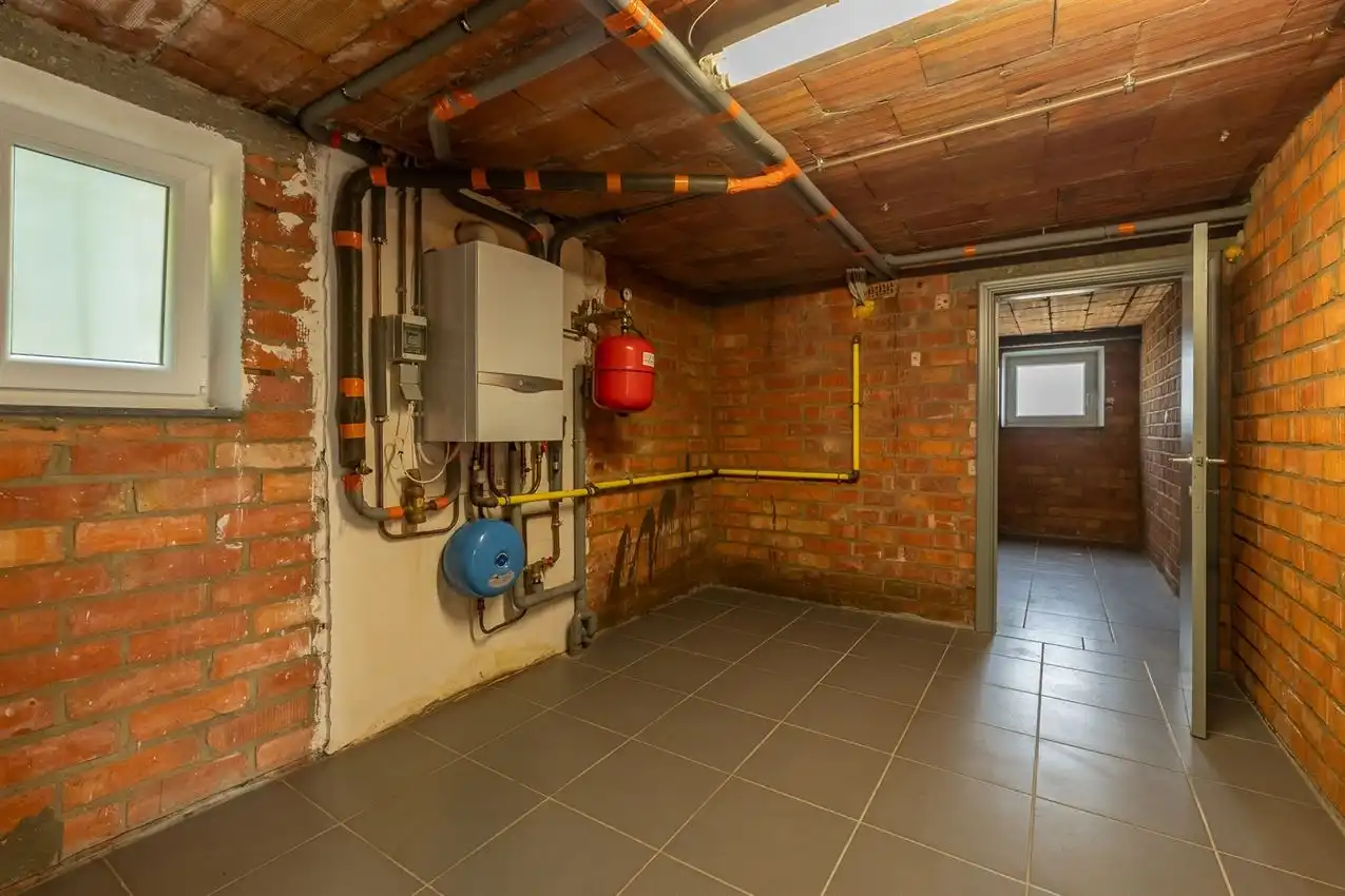 Volledig gerenoveerde woning met 3 slpk., veranda en magnifiek zicht vandaaruit foto 37