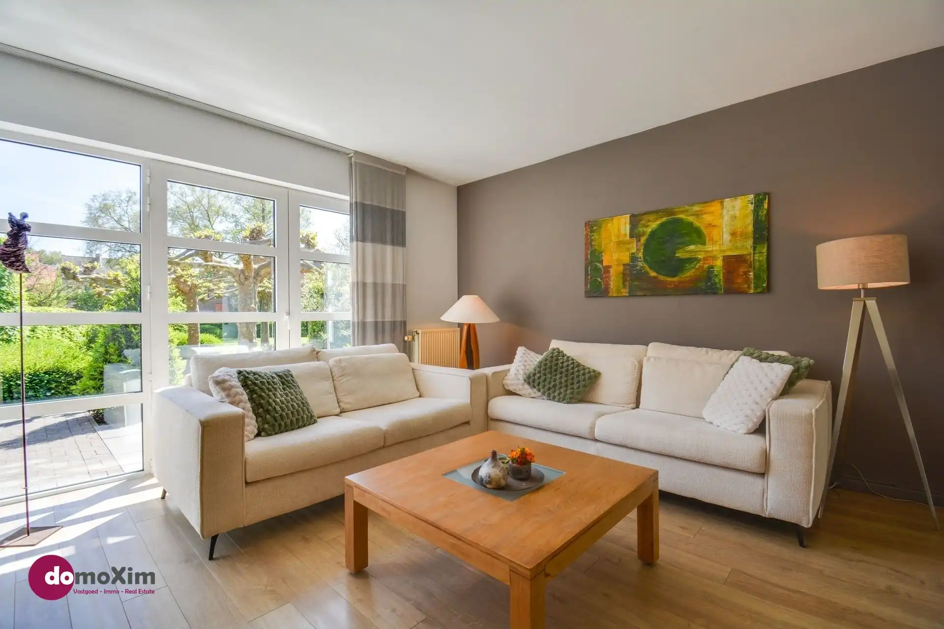 Charmante halfopen bebouwing met prachtige tuin en topligging aan de vaart foto 5