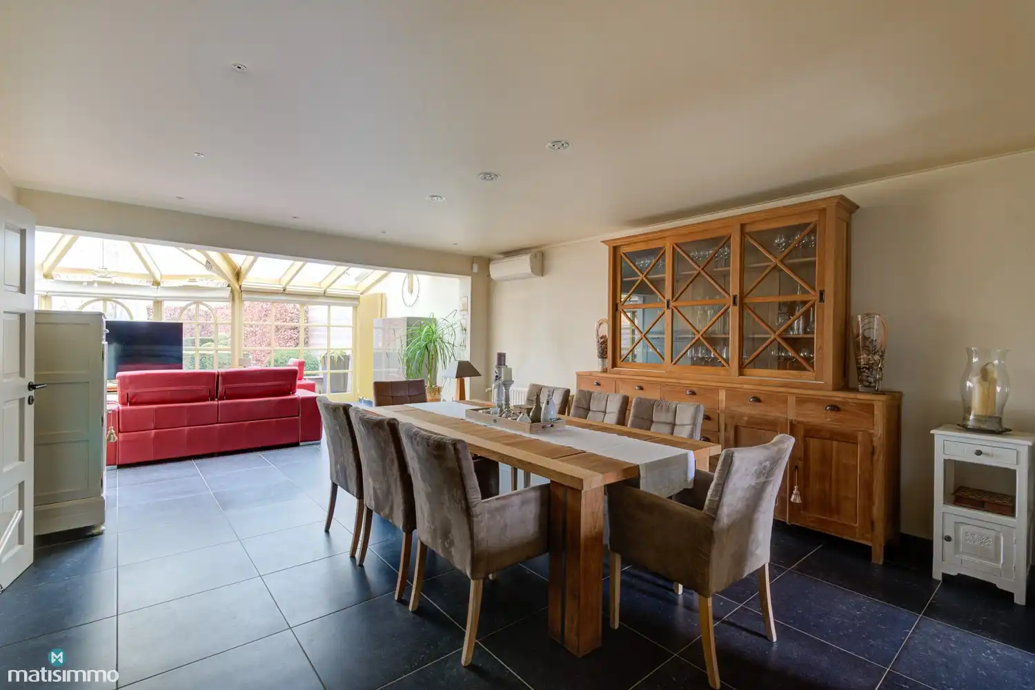 INSTAPKLARE EN ENERGIEZUINIGE WONING MET INPANDIGE GARAGE, TUINKAMER, KELDER EN RUIME TUIN TE ELST foto 8