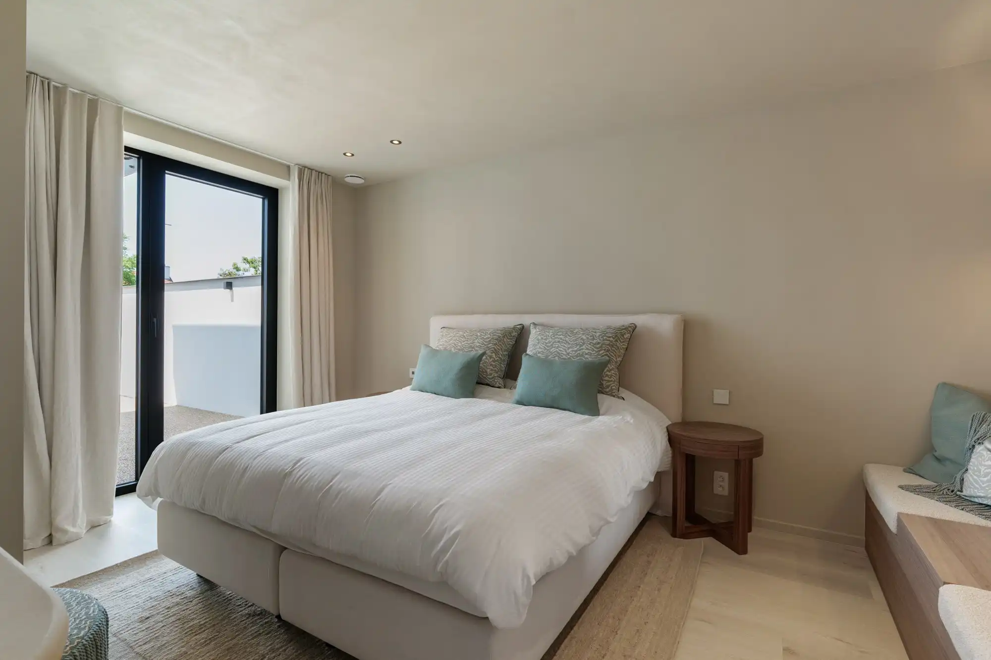 Moderne nieuwbouwwoning met 4 slaapkamers, 4 badkamers en prachtige tuin foto 17