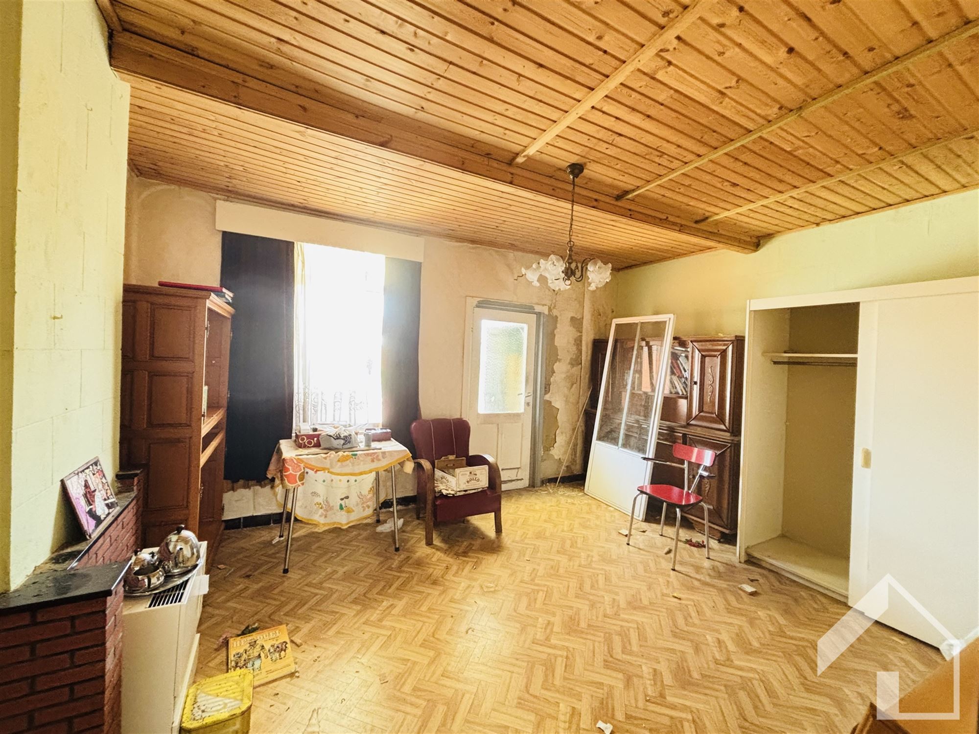 Te renoveren woning foto 10