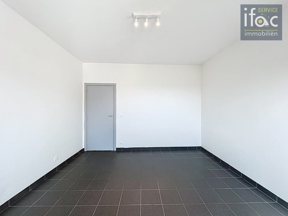 Lichtrijk appartement met terras in Evere foto 8