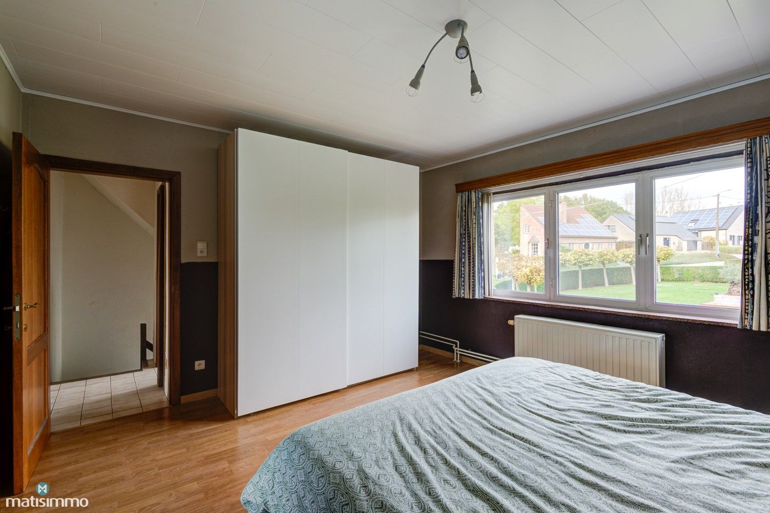 GEZINSWONING MET 3 SLAAPKAMERS, RUIME INPANDIGE GARAGE EN GROTE TUIN TE HOESELT foto 16