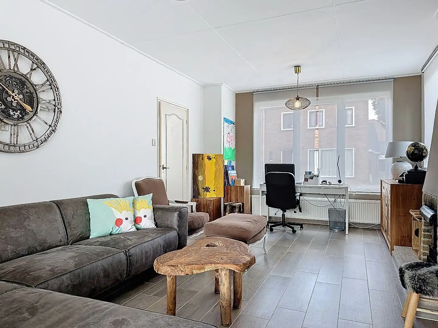 Ruime hoekwoning nabij centrum foto 8