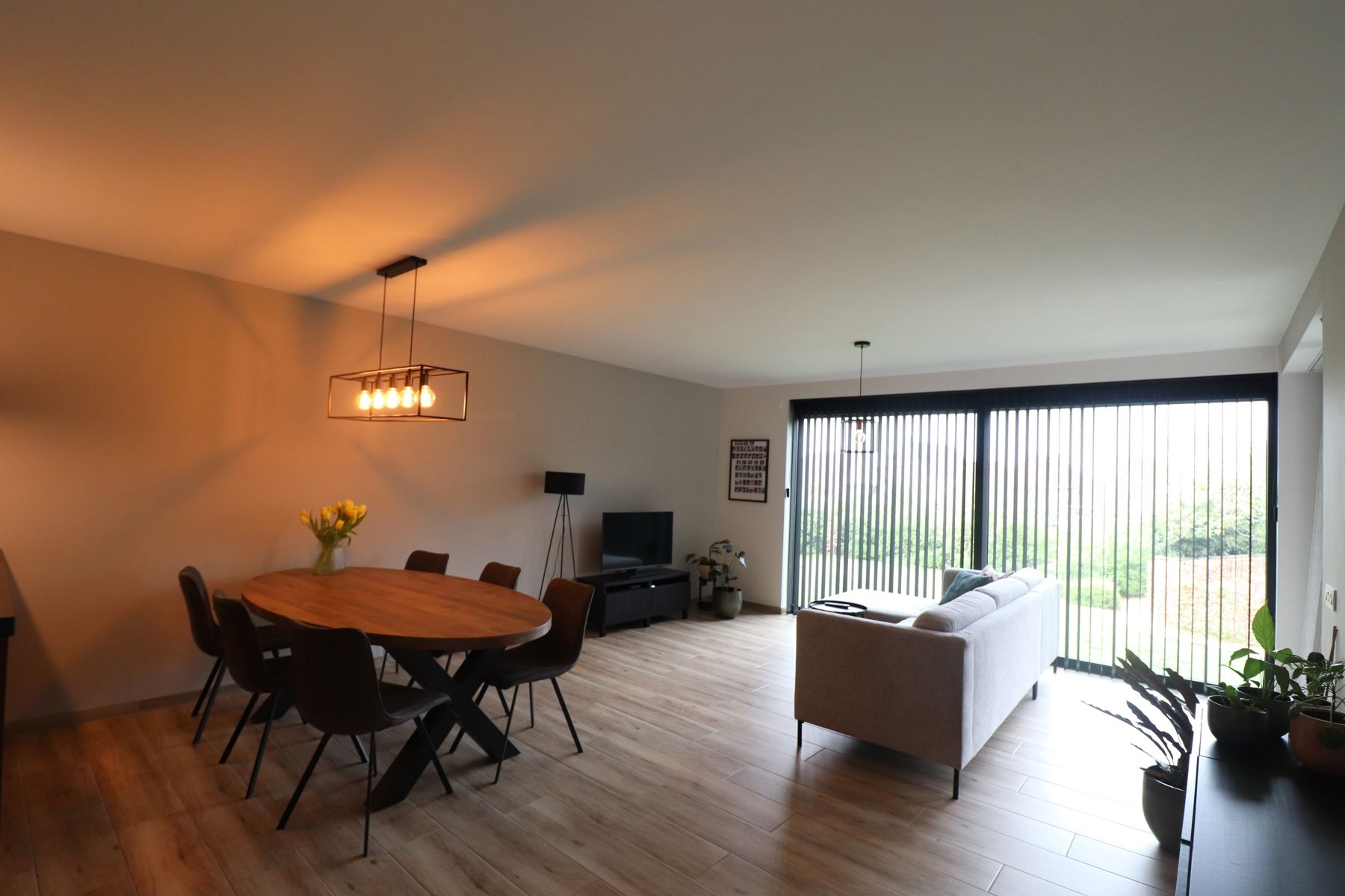 Energiezuinig 2-slaapkamer-appartement met lift, terras, ondergrondse autostaanplaats en kelderberging. foto 4