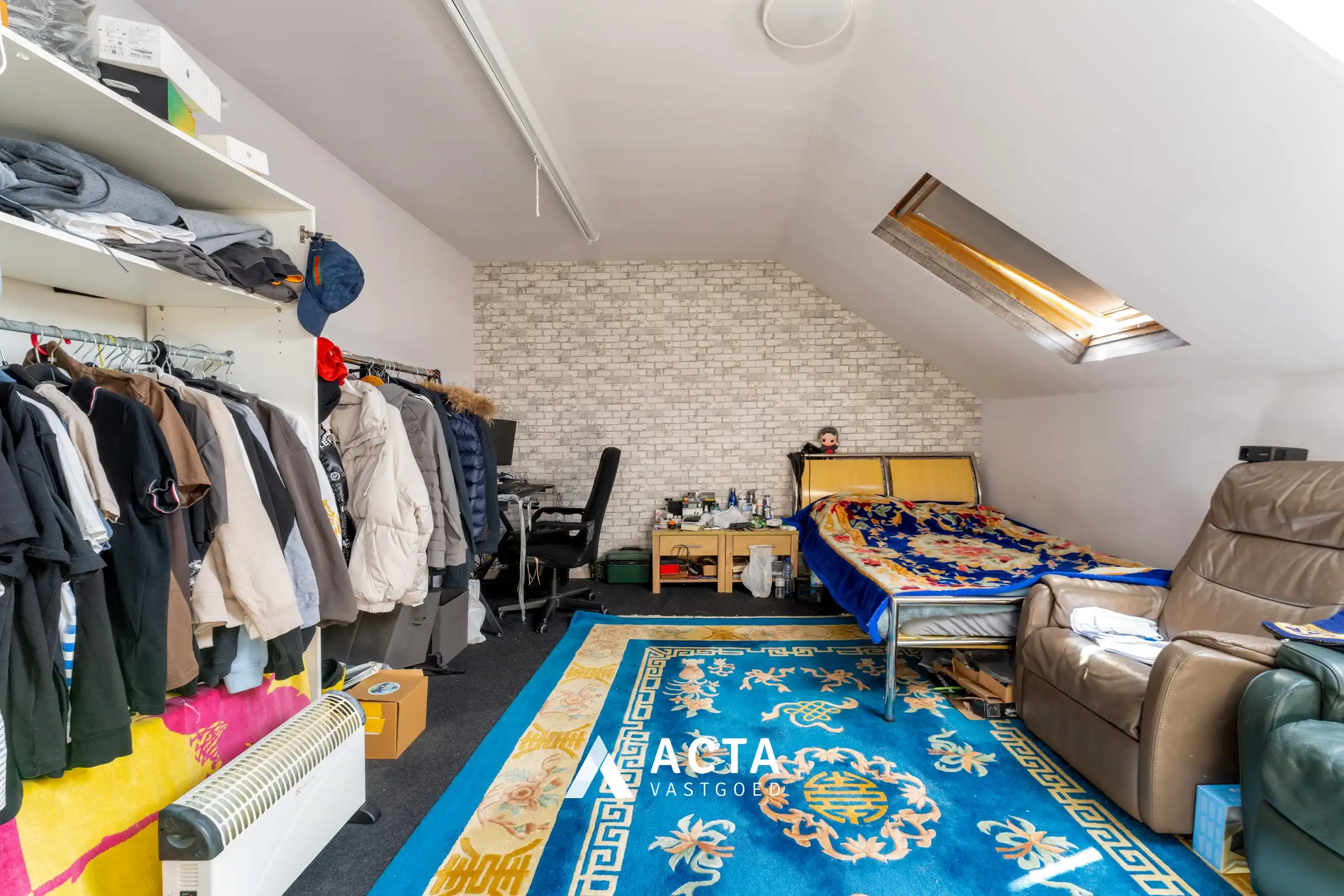 Ruime te renoveren stadswoning met 5 slaapkamers en tuin foto 15