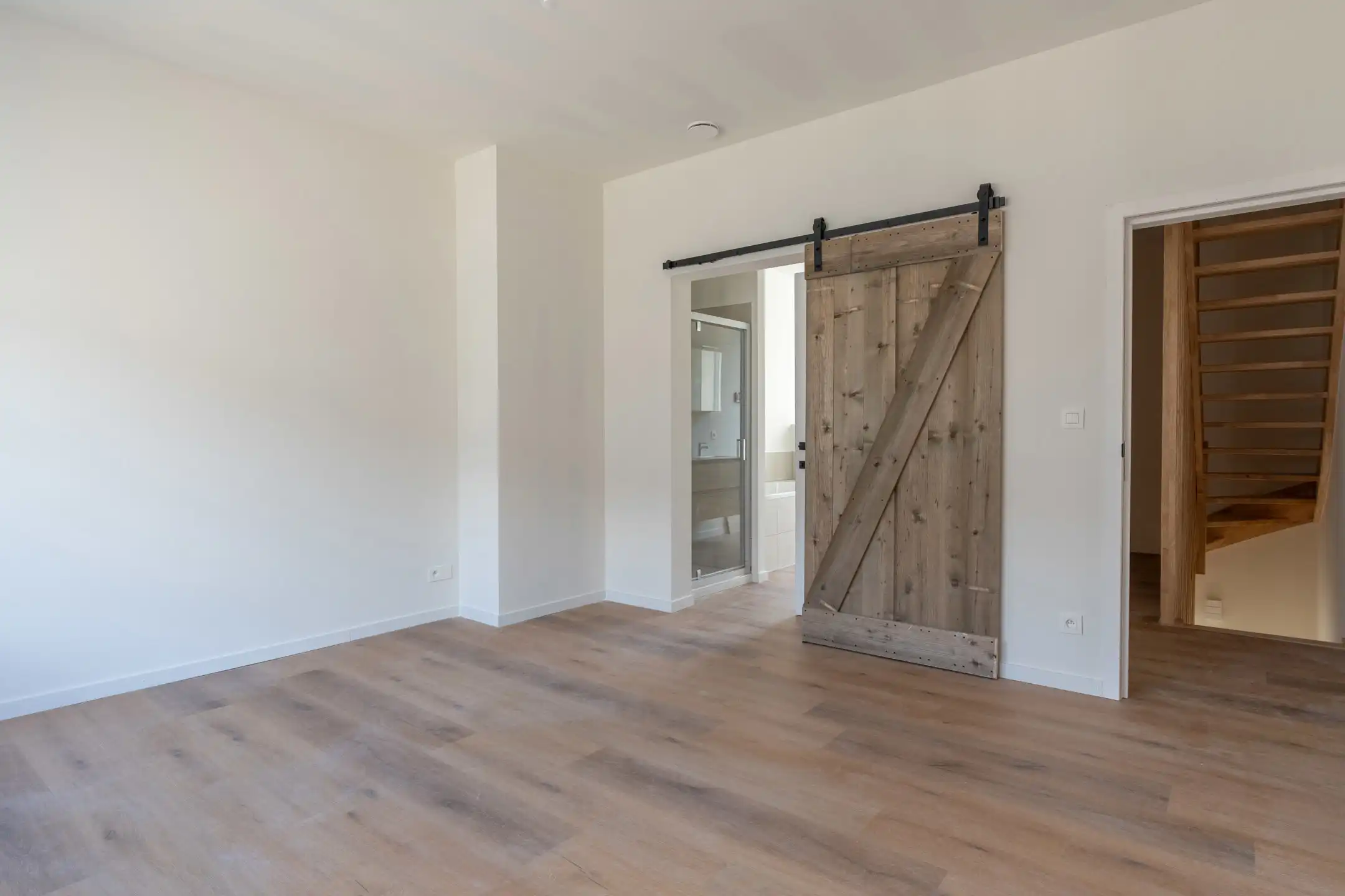 Vernieuwbouwwoning ('26) met 3 slpk op 306 m²met achteringang foto 16