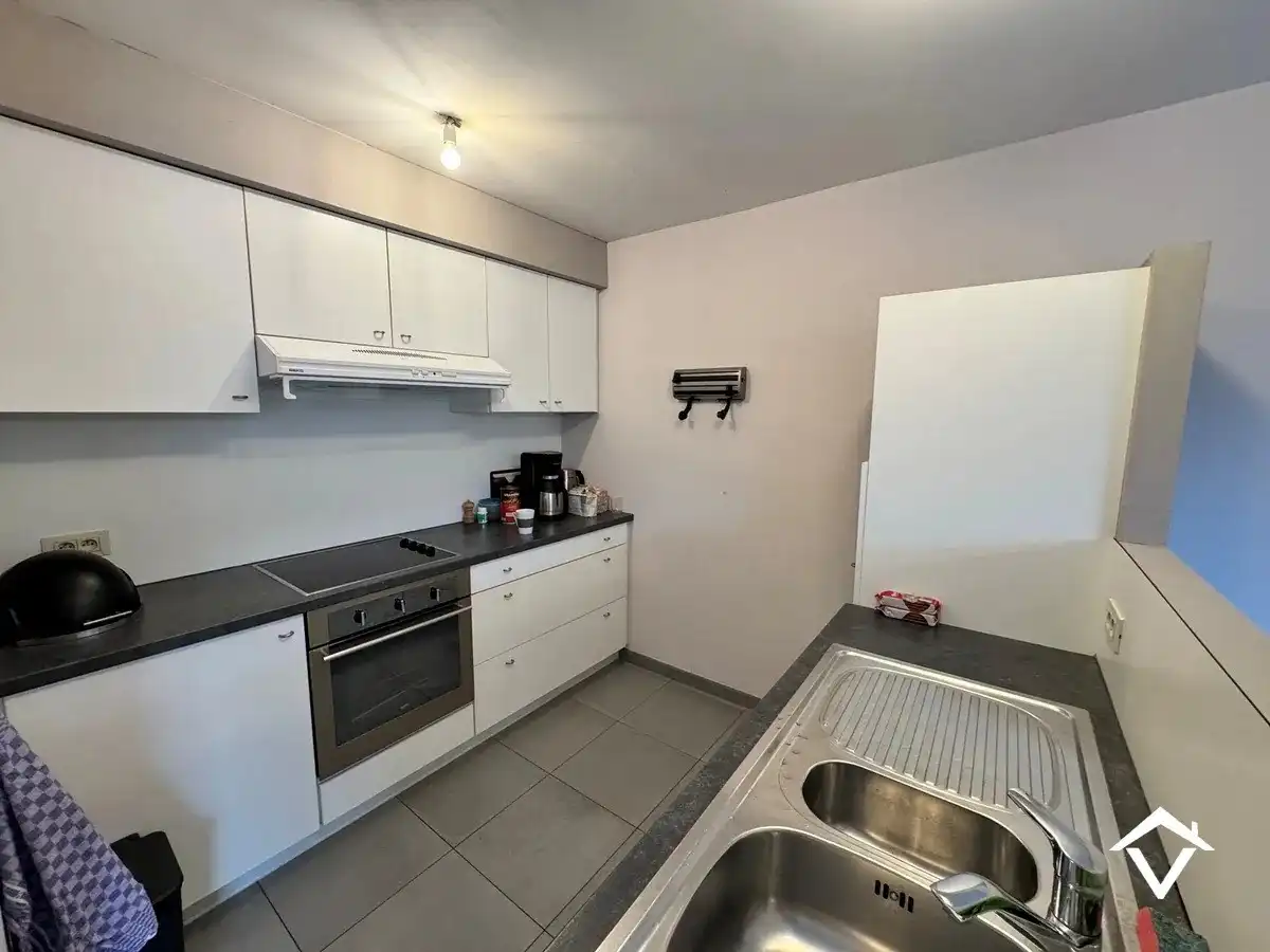 Instapklaar appartement met 2 slaapkamers en garage te Torhout foto 12