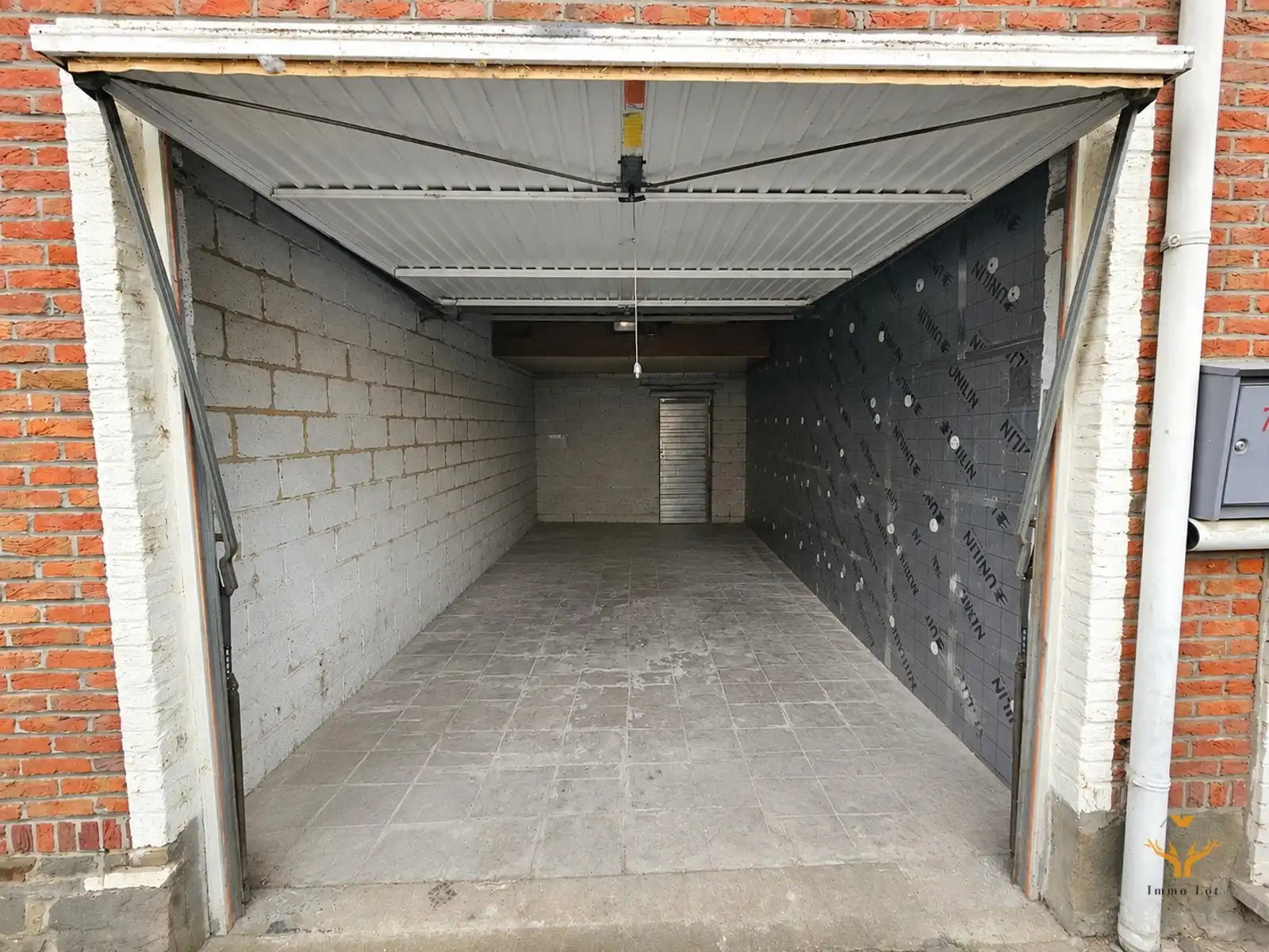 Ruime gezinswoning met tuin en garage te huur foto 14
