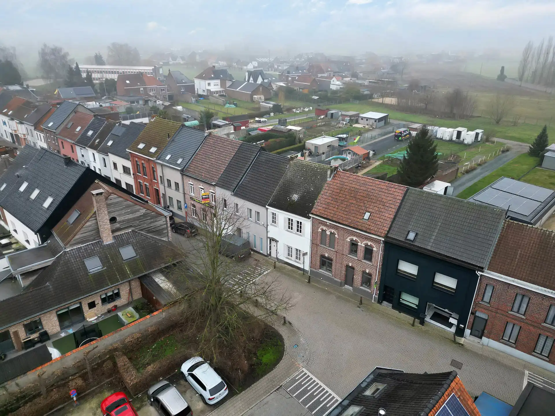 Charmante rijwoning met tuin en garage foto 21