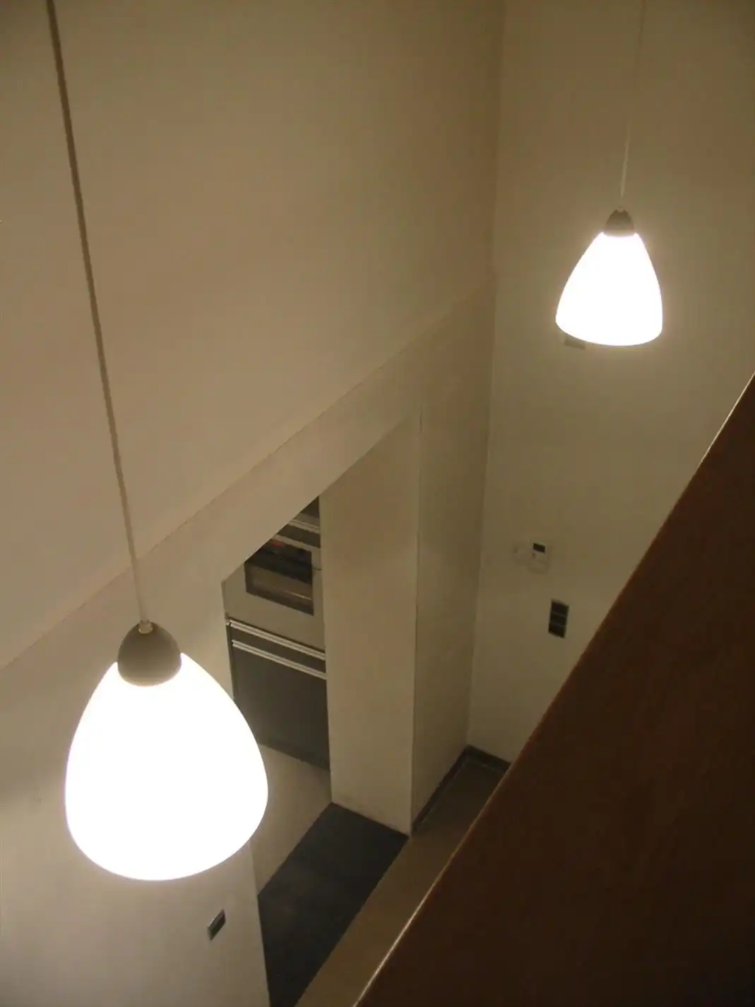 Mooie gerenoveerde vrijstaande woning met garage en achterliggend terrastuintje. foto 10