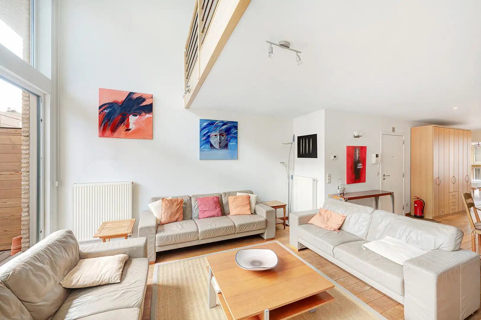 Lichtrijk mezzanine-appartement met 3 slaapkamers op topligging. foto 5