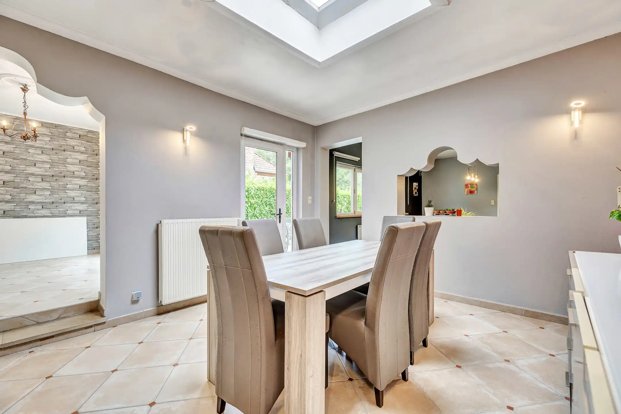 Rustieke woning op strategische ligging foto 8