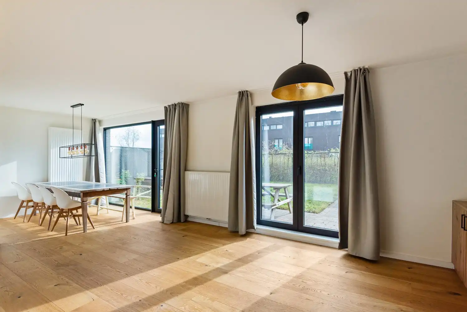 Instapklaar gelijkvloersappartement met 3 slaapkamers en een tuin in Wijnegem! foto 8