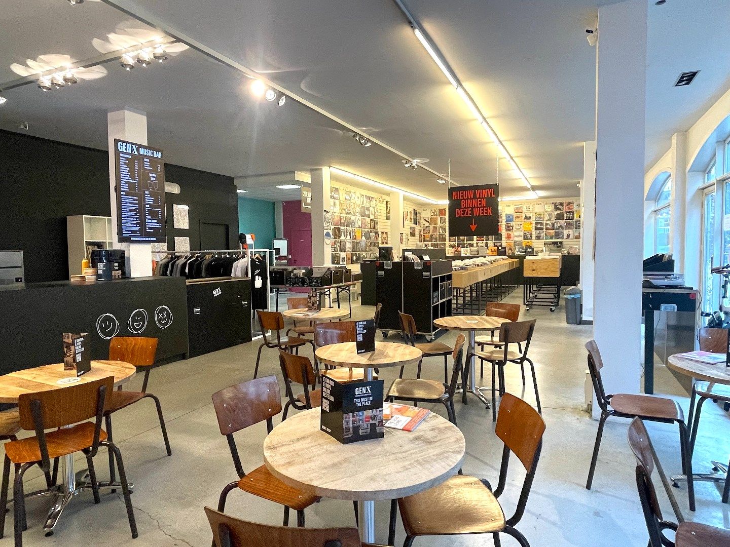 Prachtige handelsruimte te huur in het centrum van Kortrijk! foto 2