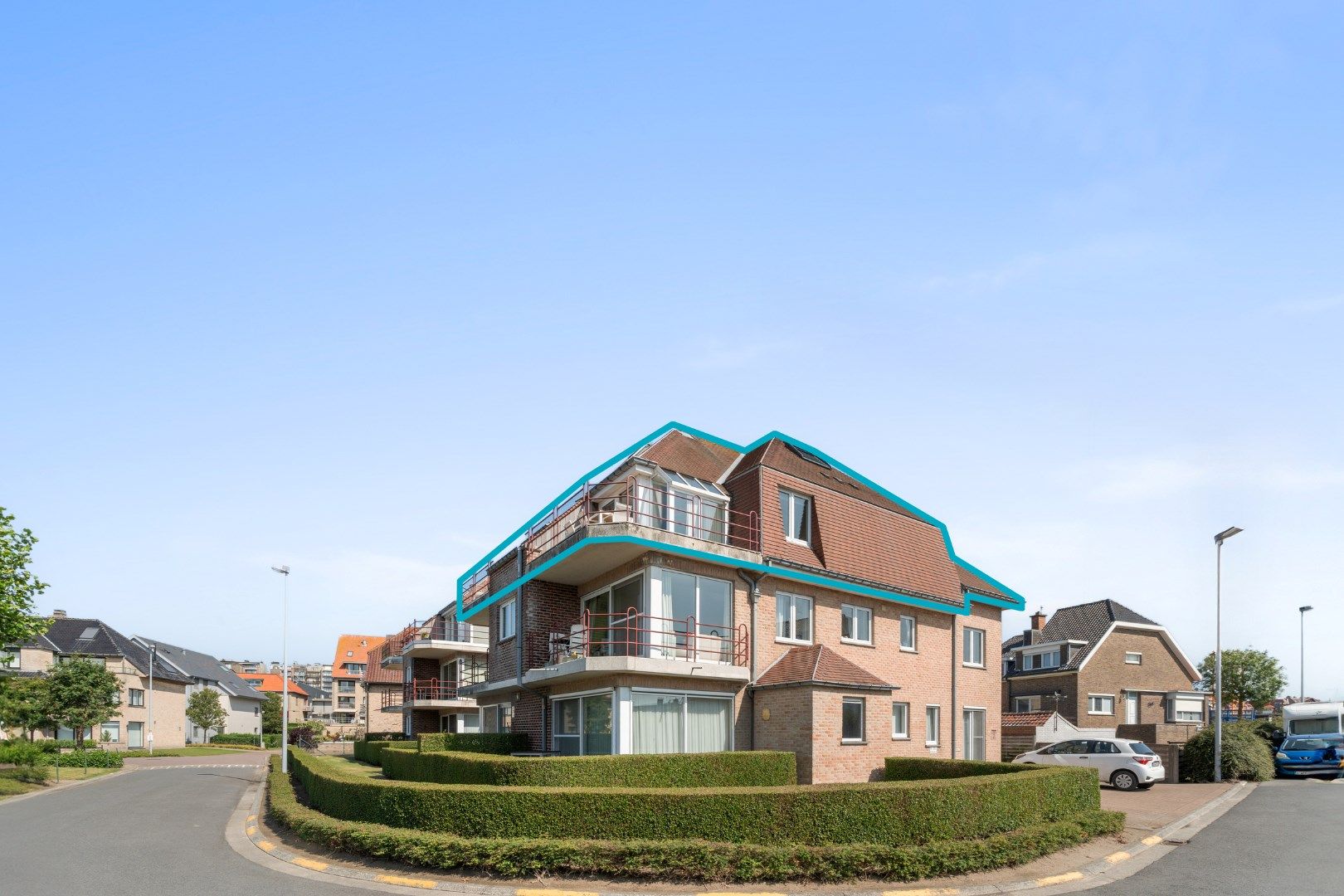 Zéér ruim en lichtrijk duplex appartement met zuidgerichte terrassen op topligging foto {{pictureIndex}}