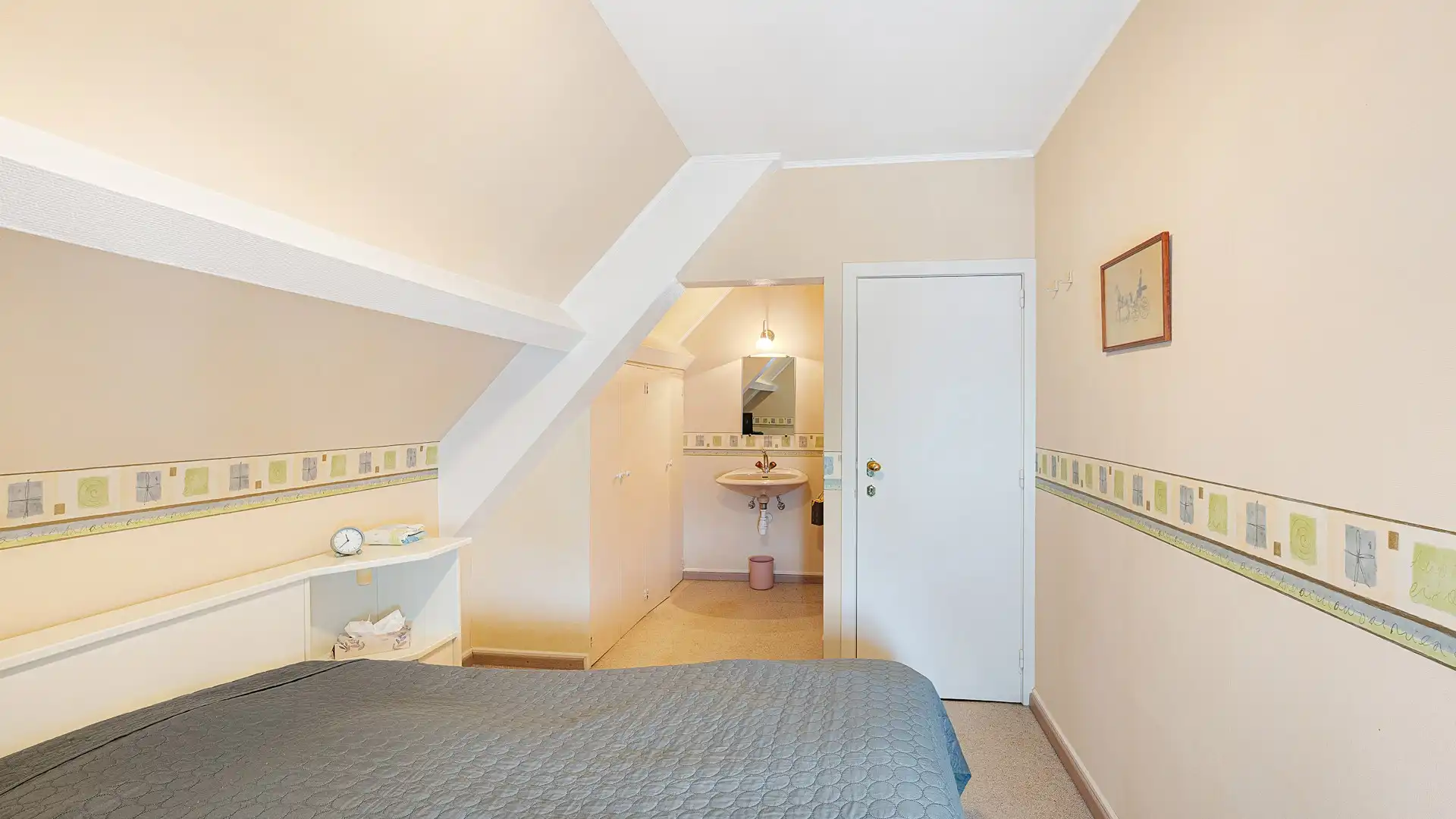 Charmante woning met garage, zonnige tuin en wijnkelder in Dudzele  foto 10