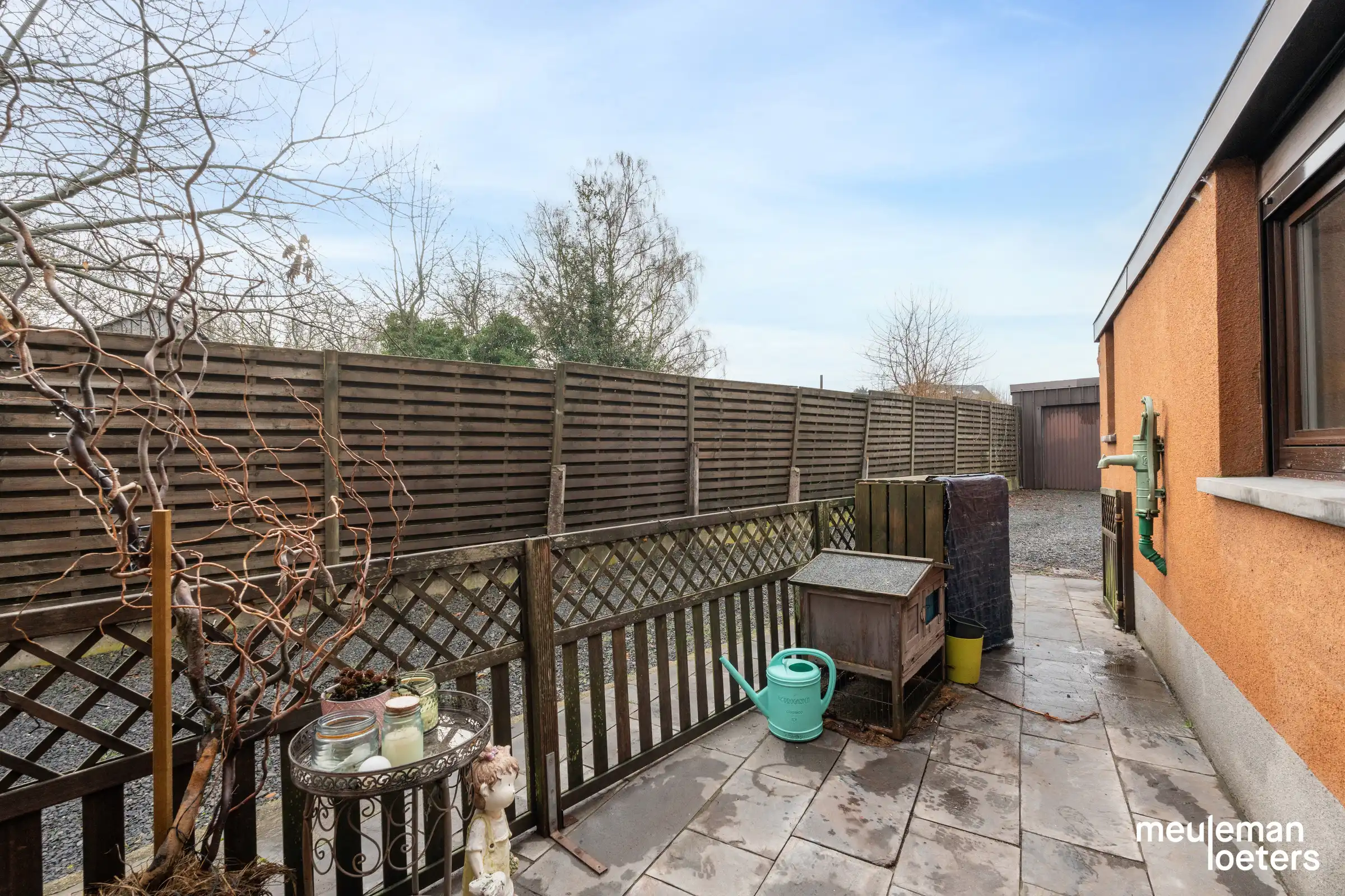 Charmante te renoveren halfopen woning met garage en ruime tuin foto 14