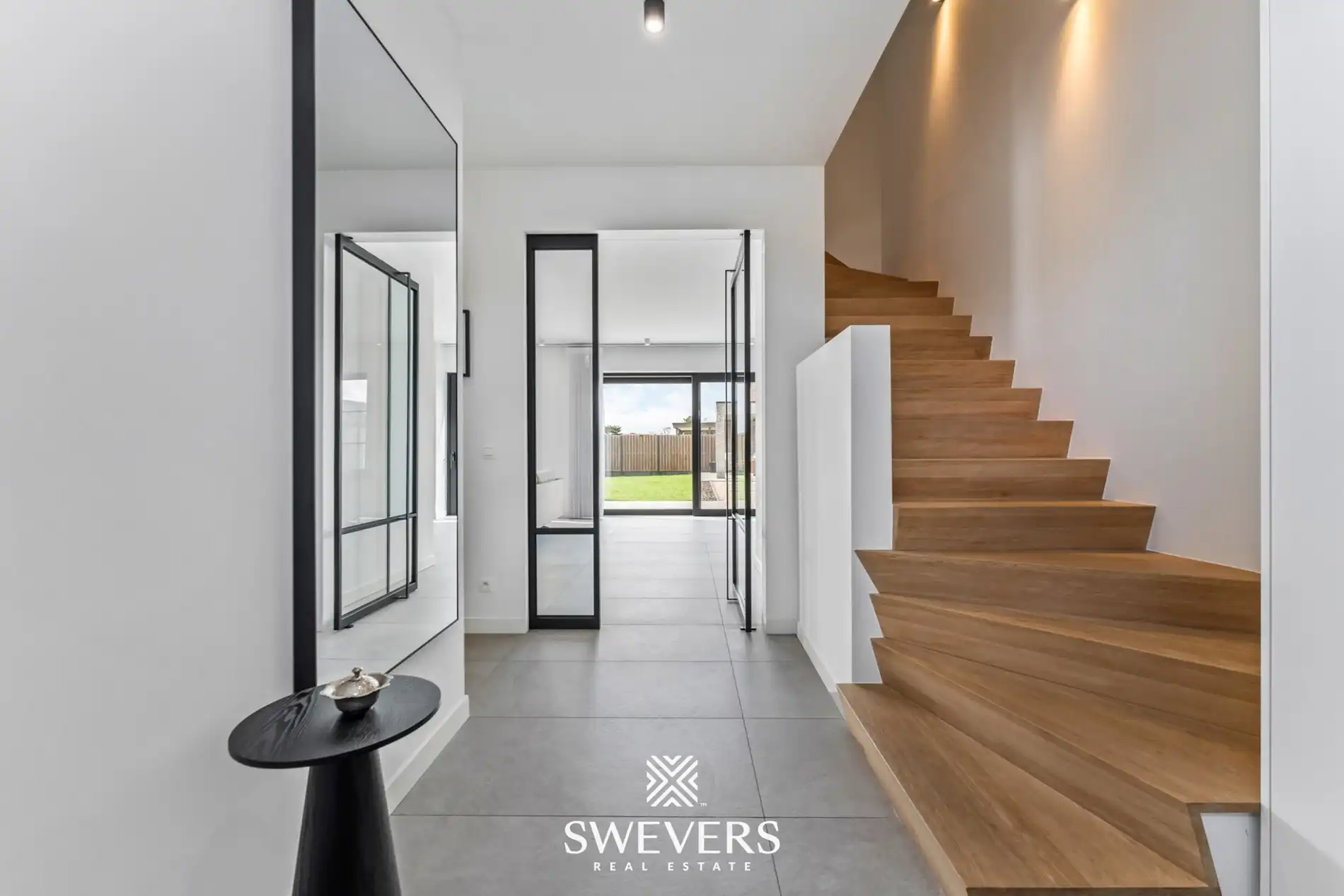 Imposante BEN-villa met luxe-afwerking foto 2