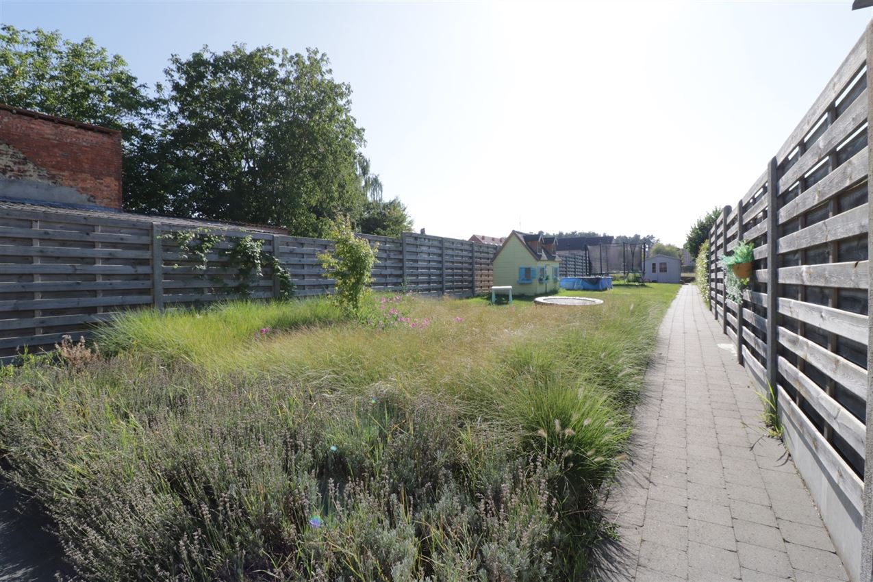 Gerenoveerde woning met tuin op rustige locatie foto 34
