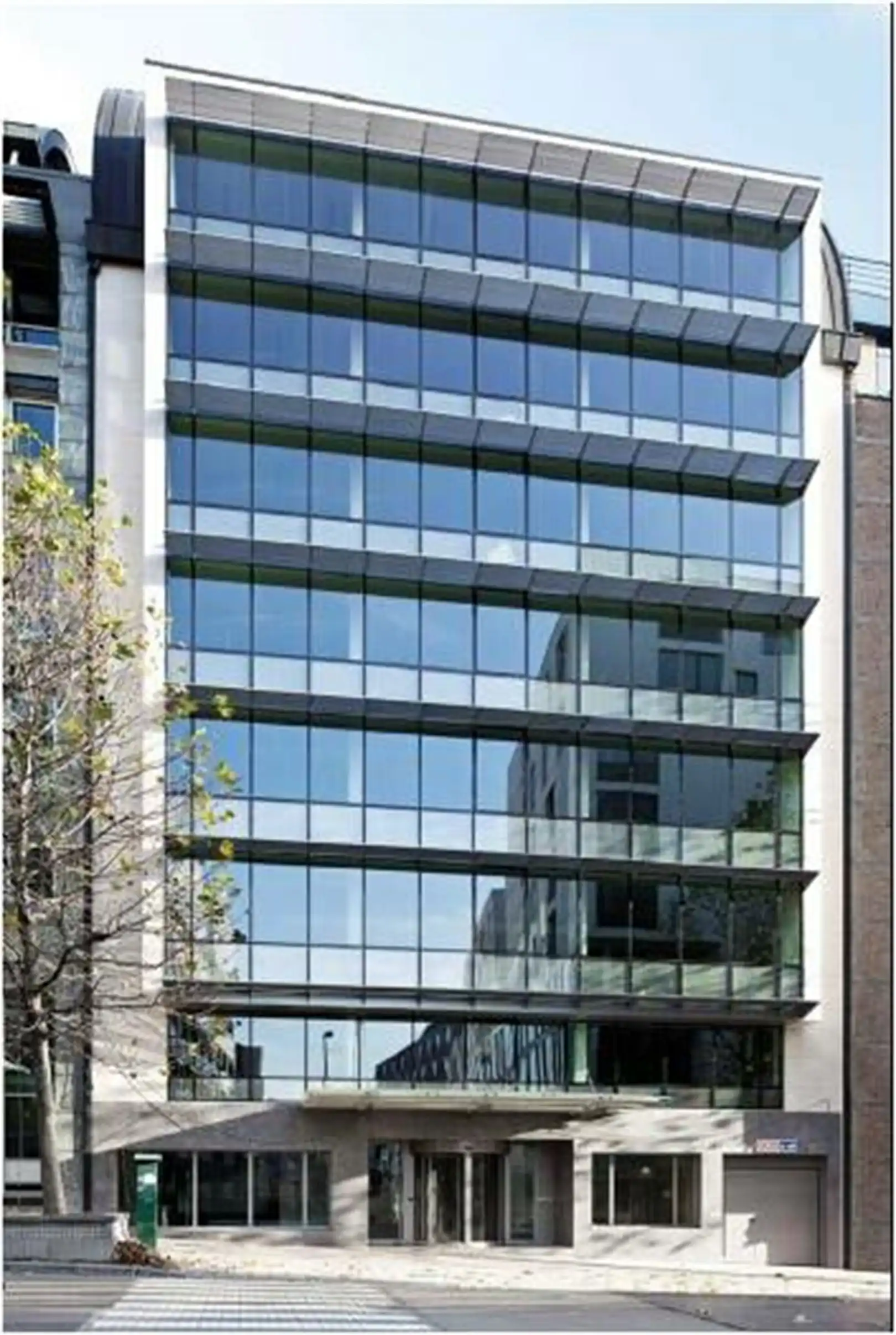 FROISSART 95-99: 218m² foto {{pictureIndex}}