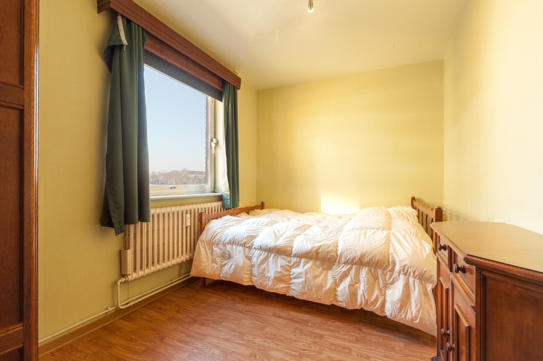 Te renoveren appartement op strategische locatie met terras foto 7