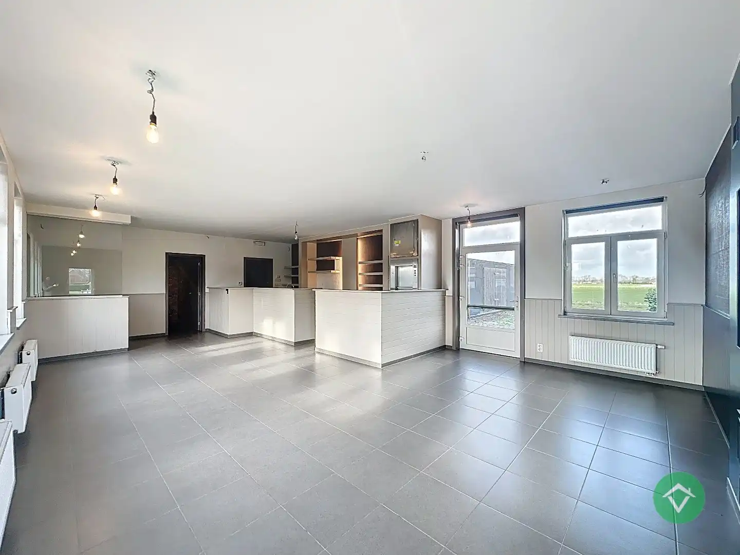 Combinatie wonen & werken: horecazaak met woonst in Eernegem foto 12