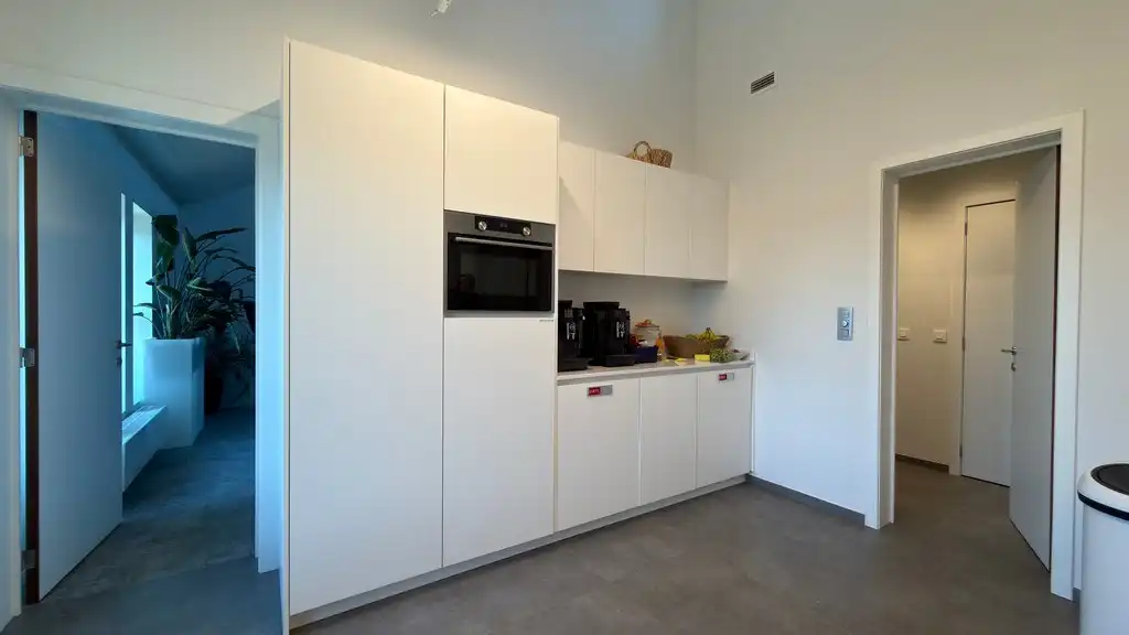 Instapklare kantoren met terras te huur vlakbij afrit E19 in Rumst foto 14