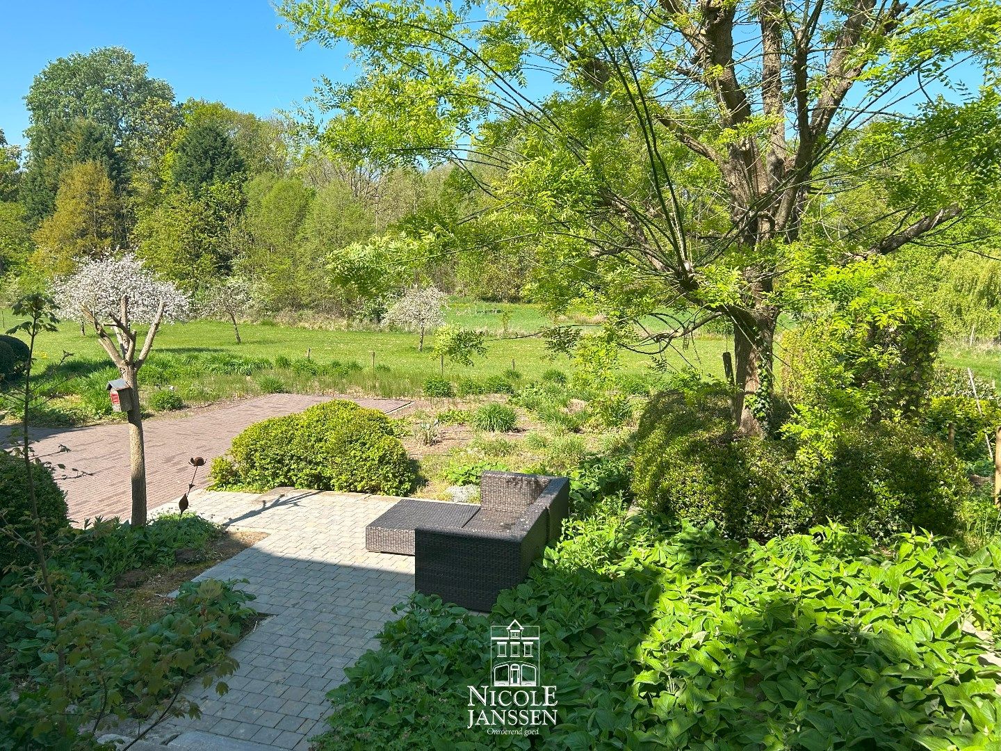 Zeer moderne en luchtige woning  foto 28