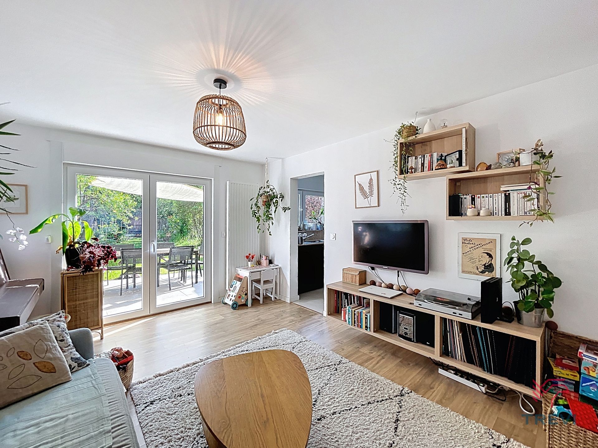 Aantrekkelijk huis met 3 slaapkamers en tuin  foto {{pictureIndex}}