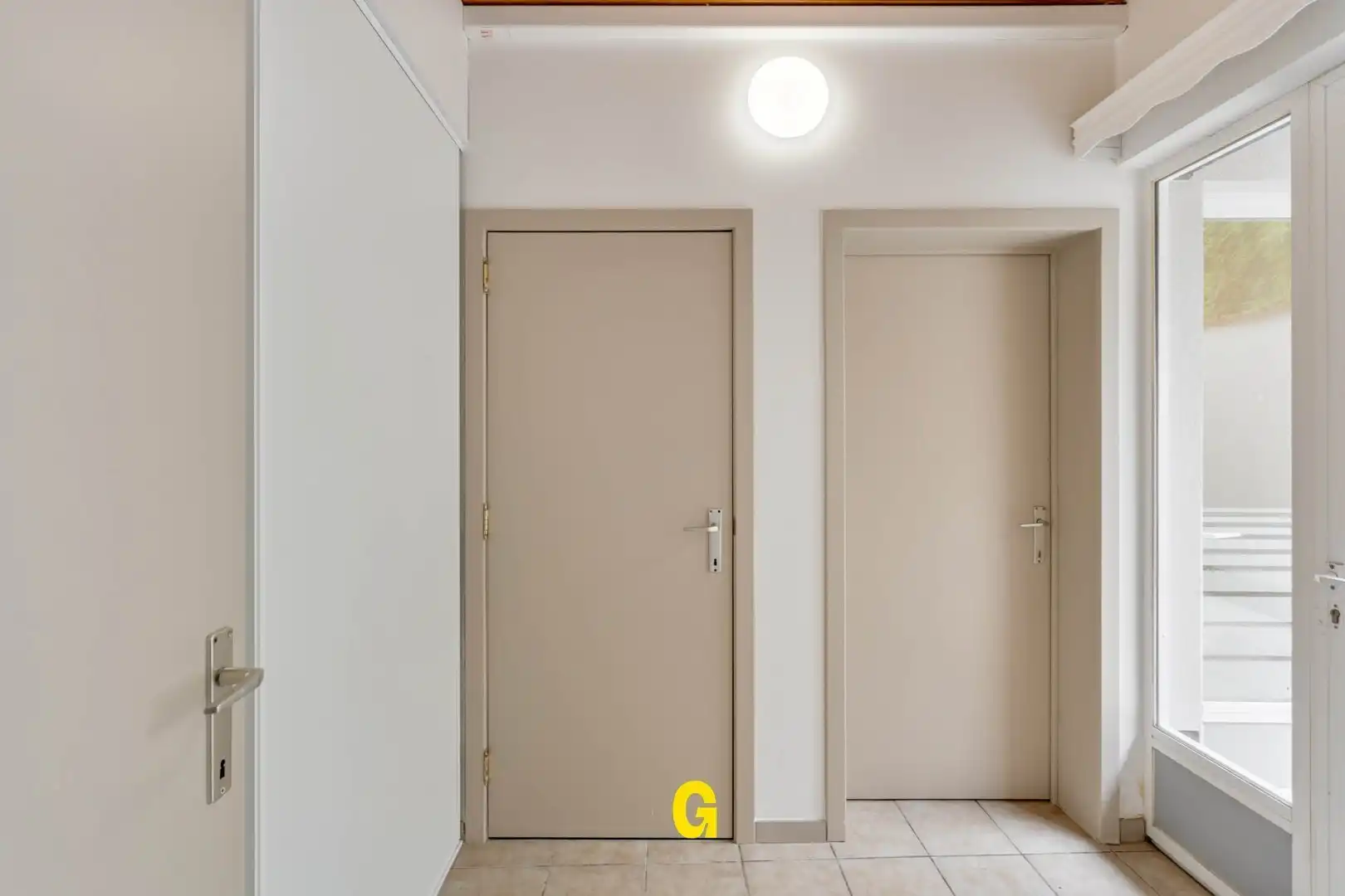 Degelijk gerenoveerde woning met 3 slaapkamers en leuk stadstuintje op 2a10ca, vlak bij het centrum foto 9