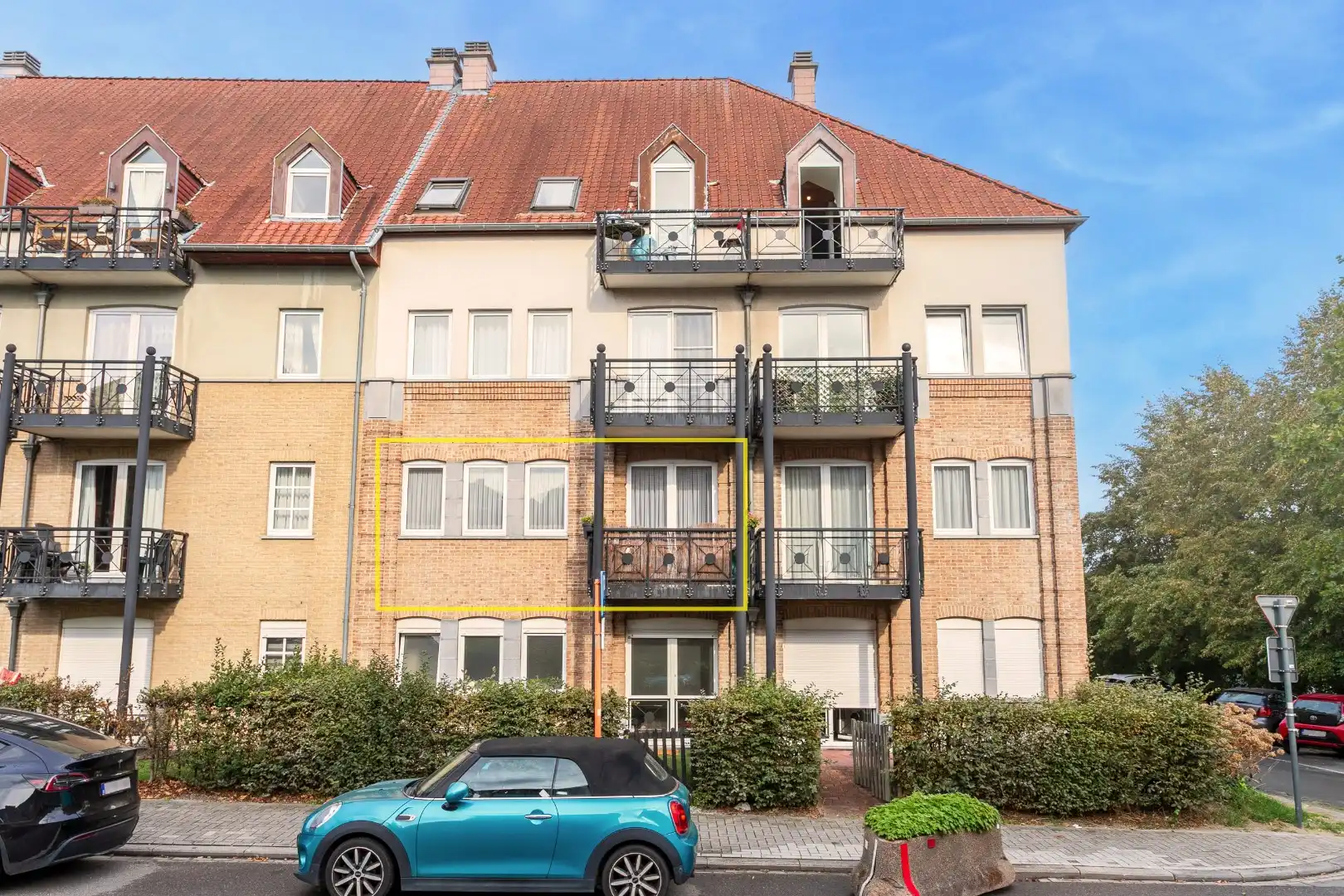 Instapklaar appartement met 2 slpk te Halle foto {{pictureIndex}}