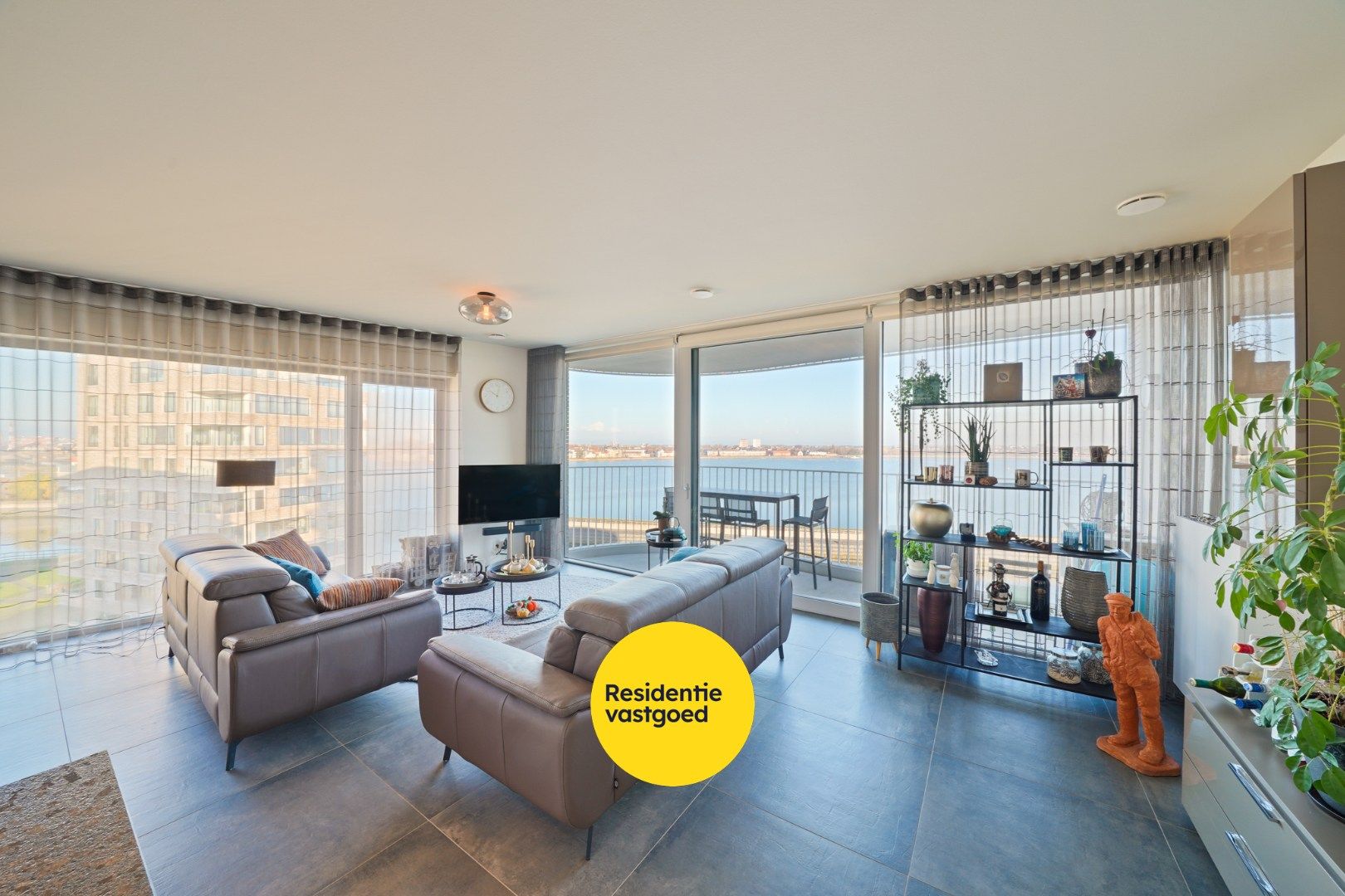 Modern energiezuinig 2-slaapkamerappartement met zicht op de Spuikom foto 3