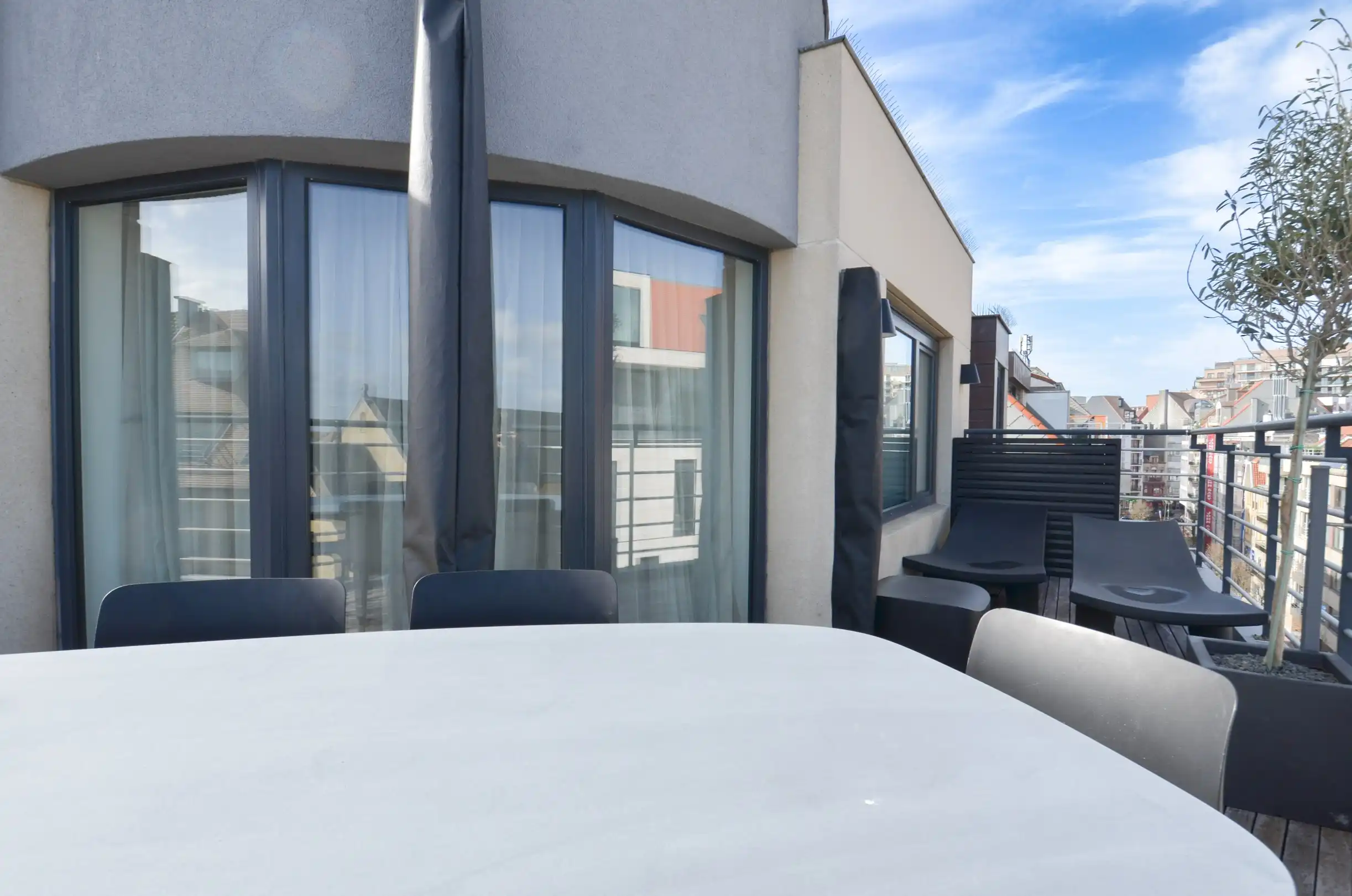 Uniek duplexappartement/penthouse met een weids uitzicht. foto 24