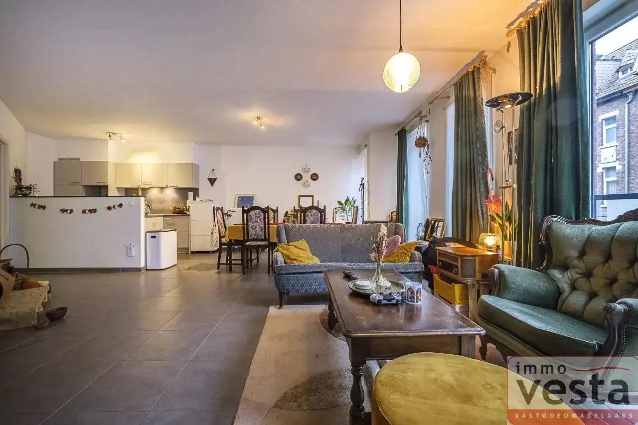 Goed onderhouden appartement in centrum Sint-Truiden foto 8