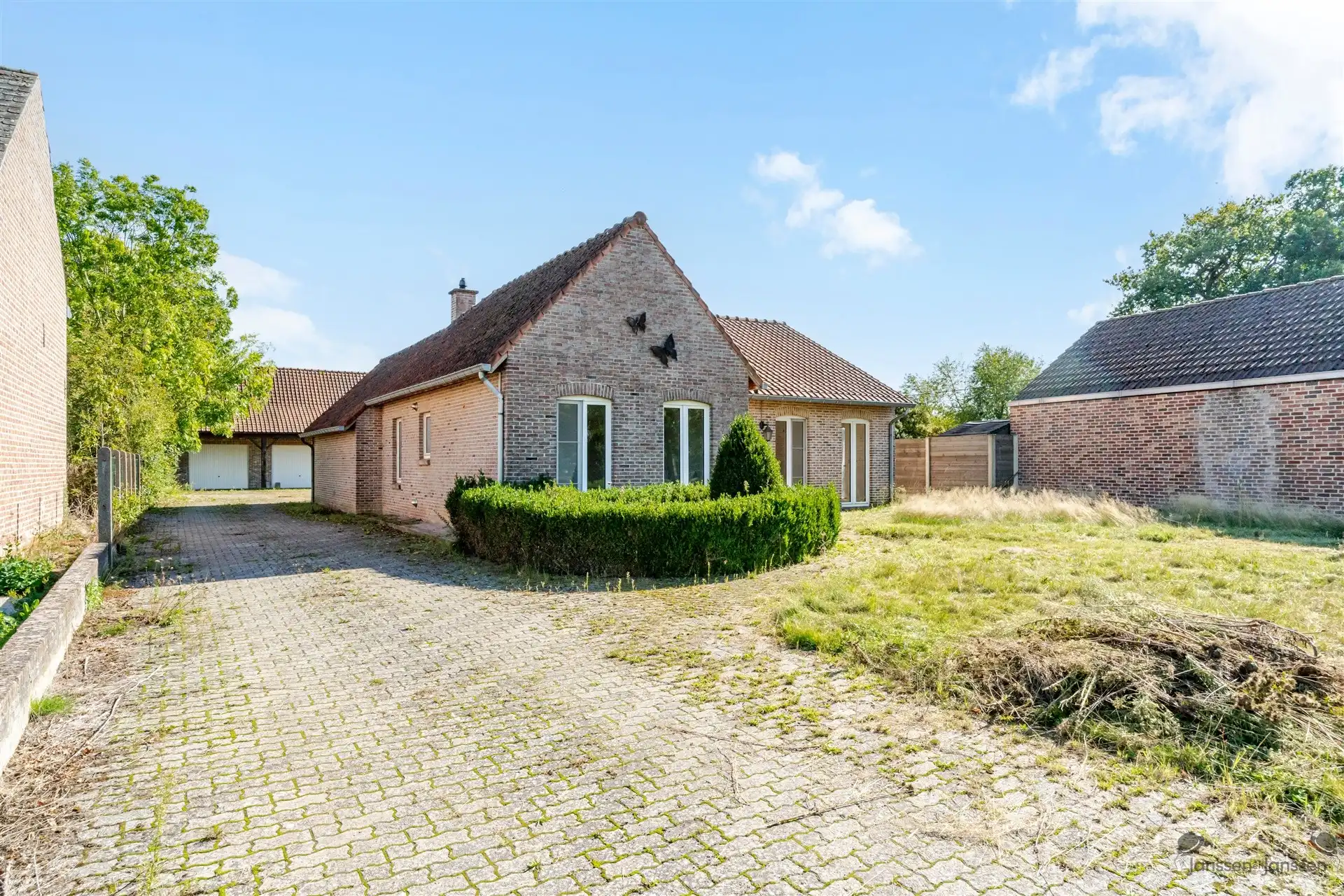 Karaktervolle woning met dubbele garage foto 2