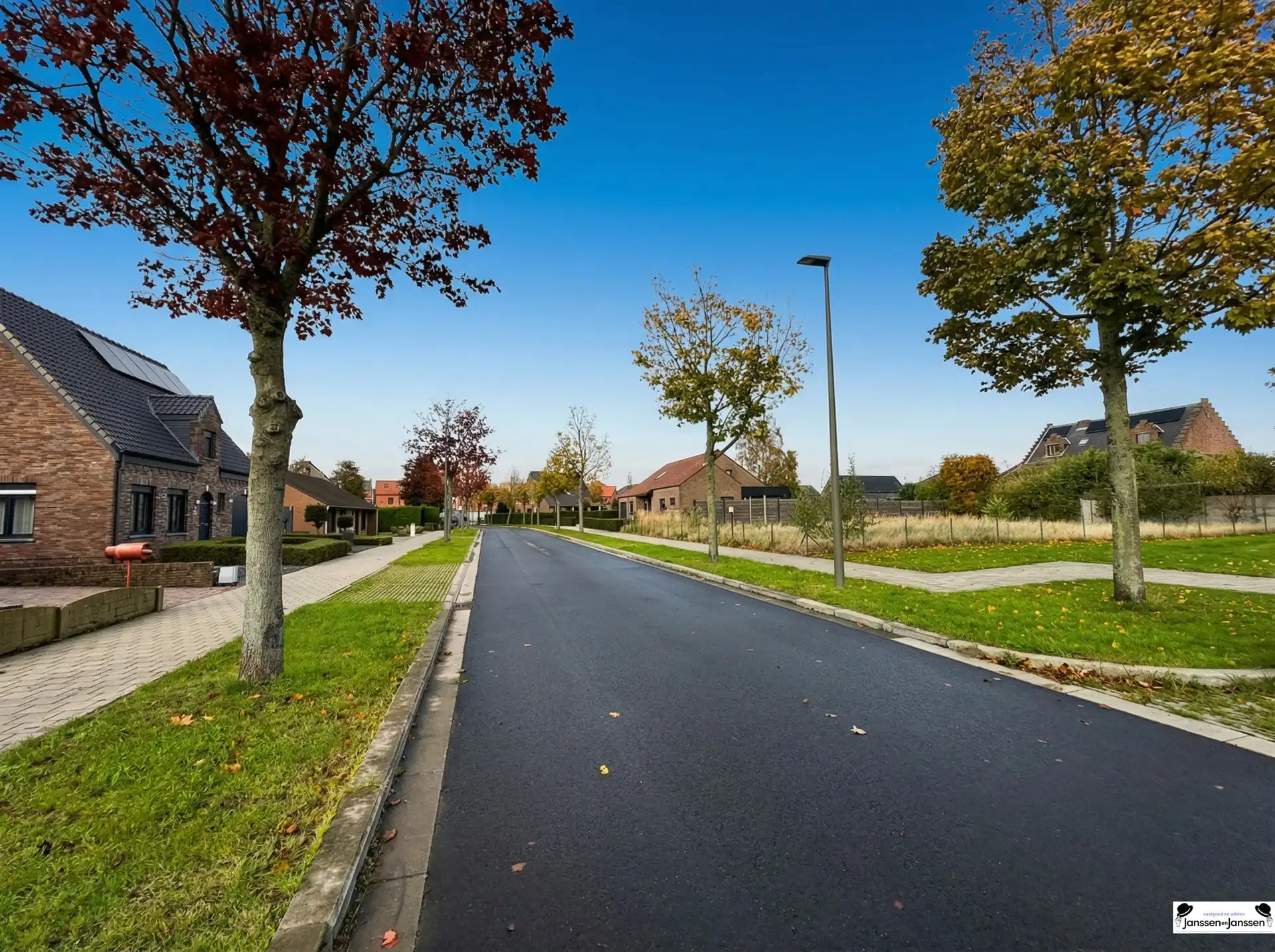 Mooi stuk bouwgrond voor halfopen bebouwing foto 4