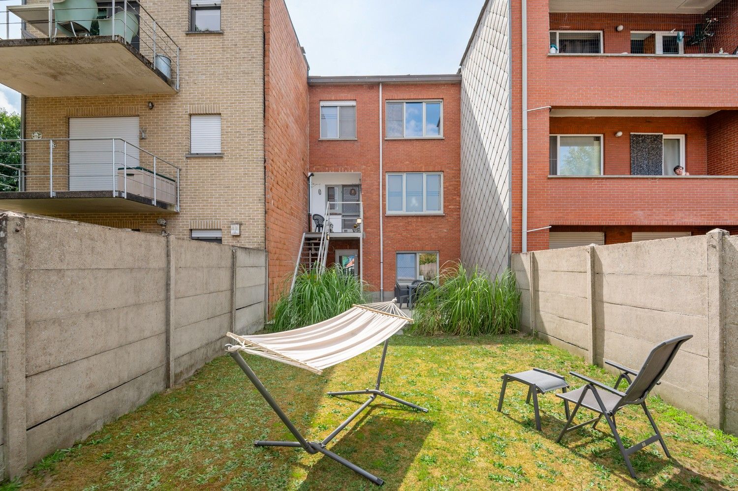 Instapklare woning met polyvalente praktijkruimte, 3 slaapkamers en aangename tuin te Wijnegem foto 10