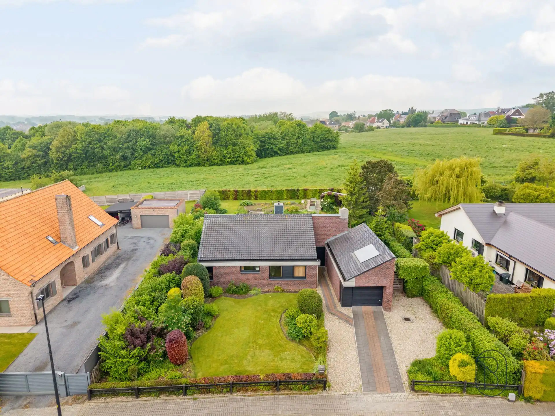 Mooi gelegen karaktervolle villa met tuin! foto 4