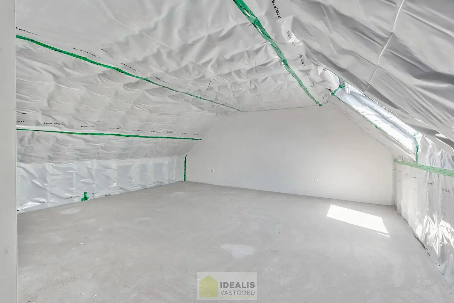 PRACHTIGE NIEUWBOUWWONING (GRONDAANDEEL €116.000,00 + 12% REGISTRATIERECHTEN EN CONSTRUCTIE € 277.000,00 + 21% BTW) MET EEN HEERLIJK LICHTRIJKE WOONKAMER MET OPEN KEUKEN MET AANSLUITEND BERGPLAATS, BUREEL, INPANDIGE GARAGE, 3 SLAAPKAMERS, EEN RUIME BADKAMER VOORZIEN VAN ALLE COMFORT! EEN HEERLIJK RUIM HUIS MET INPANDIGE GARAGE, EEN LEUKE TUIN, OP EEN GEGEERDE LOCATIE NABIJ HET CENTRUM VAN REPPEL! foto 26